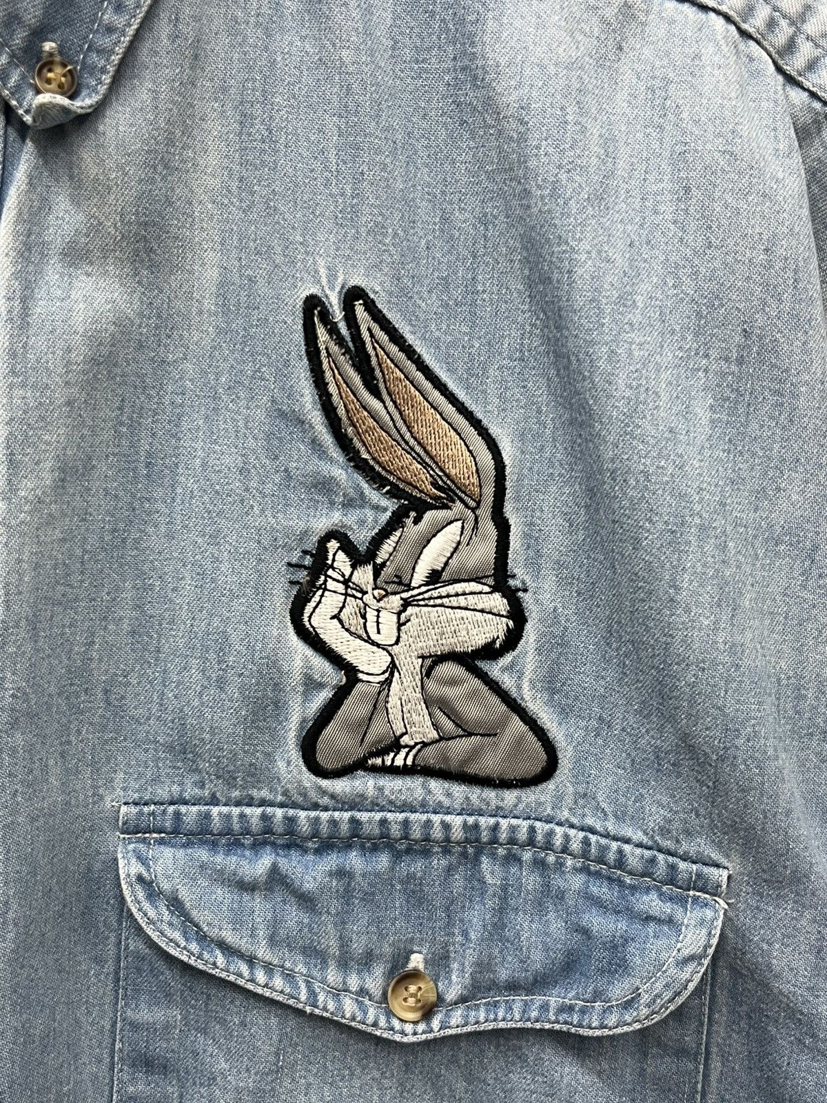 Warner Bros Vintage 1992 Bugs Bunny Embroidered Denim Shirt Top Line USA Size US L / EU 52-54 / 3 - 4 Thumbnail