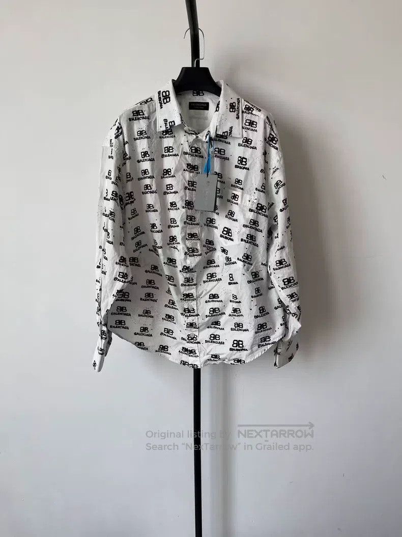 Balenciaga Balenciaga Full Print Logo Printed Single Breasted Long Sl Size XS / US 0-2 / IT 36-38 - 1 Thumbnail