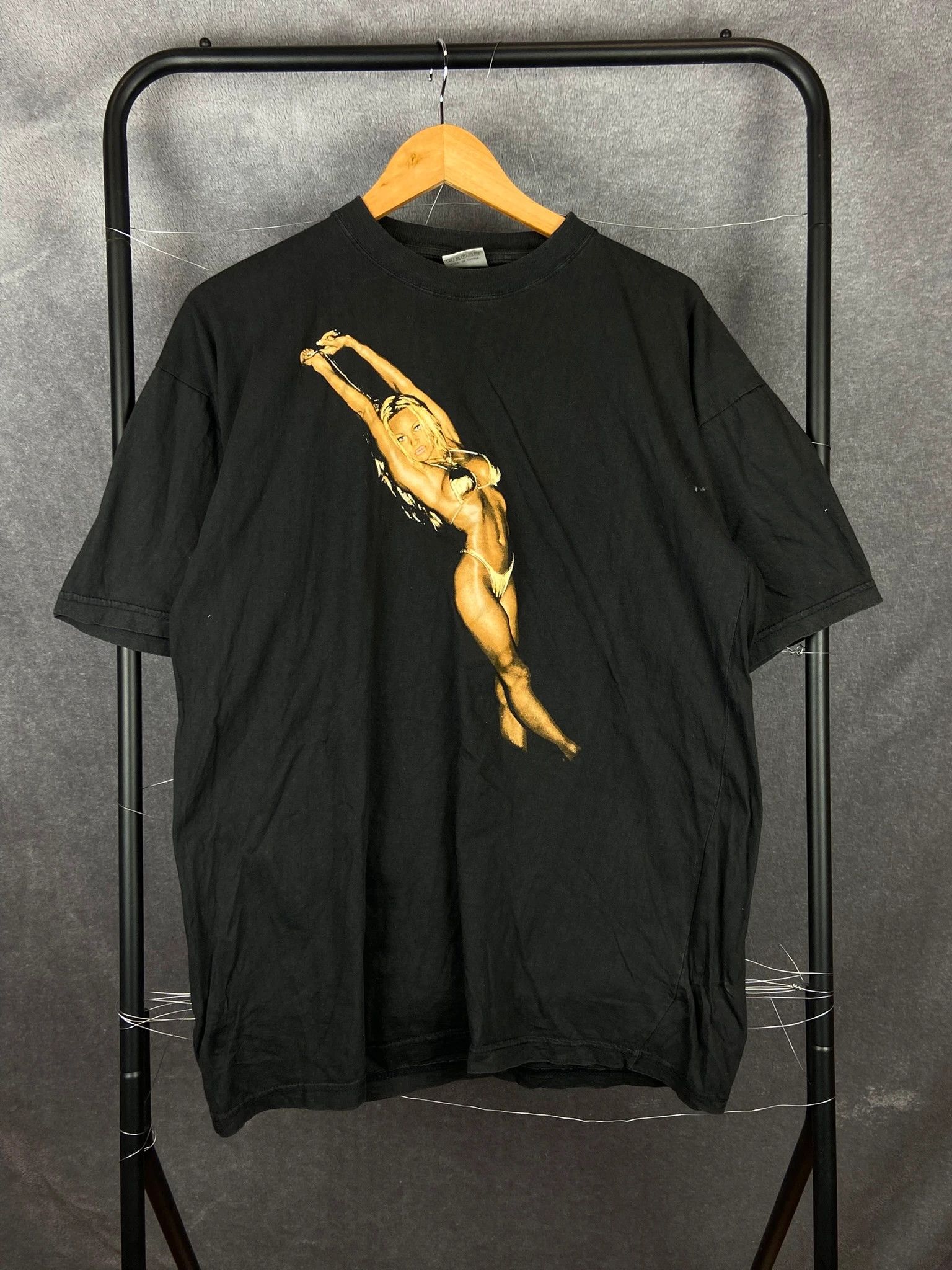 Vintage USA Love / Bikini Girl Graphic Tee / / Vintage Bold Print Size US L / EU 52-54 / 3 - 1 Thumbnail