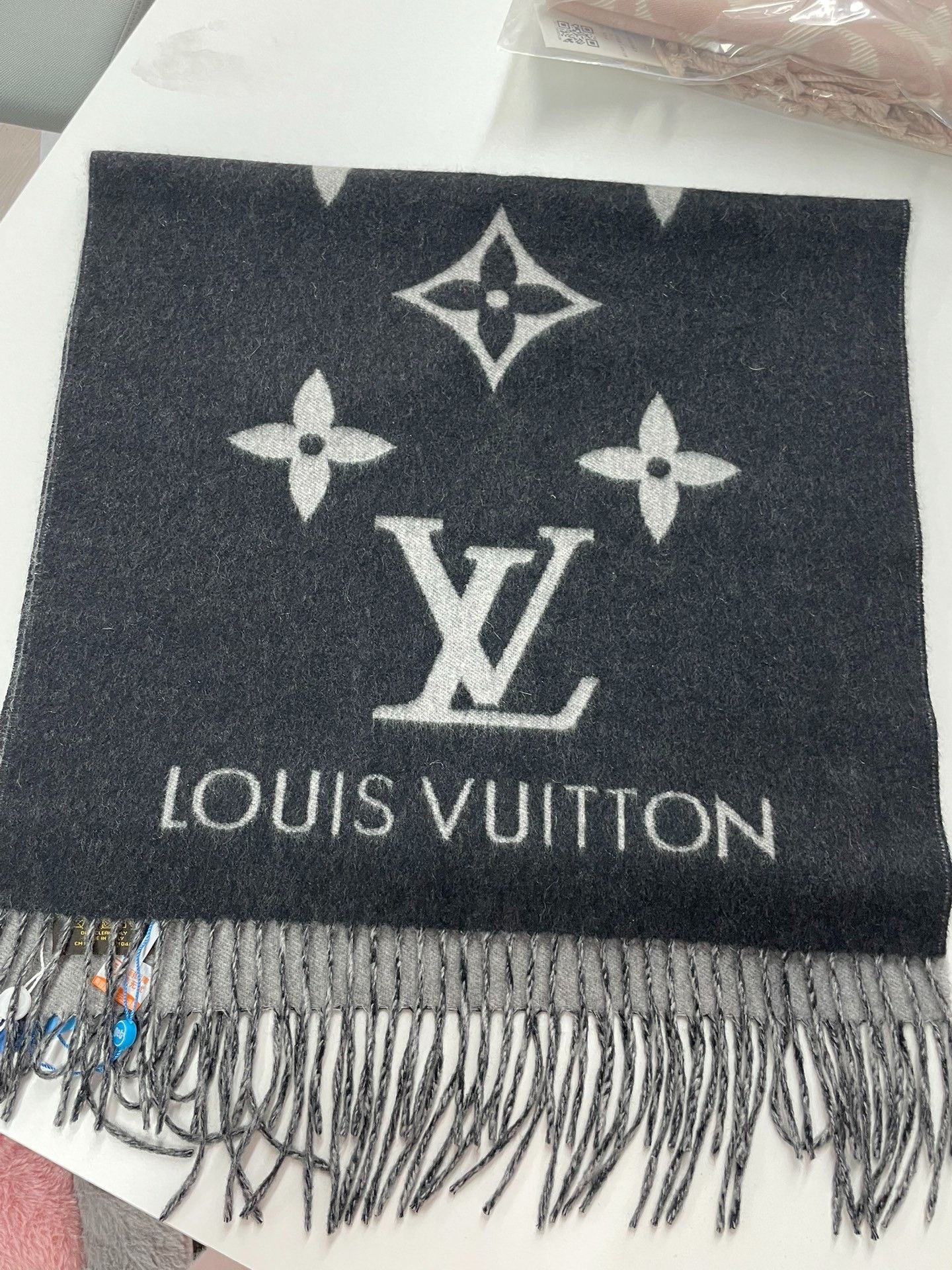 Louis Vuitton Louis Vuitton Multi Scarf L Men Size ONE SIZE - 1 Thumbnail