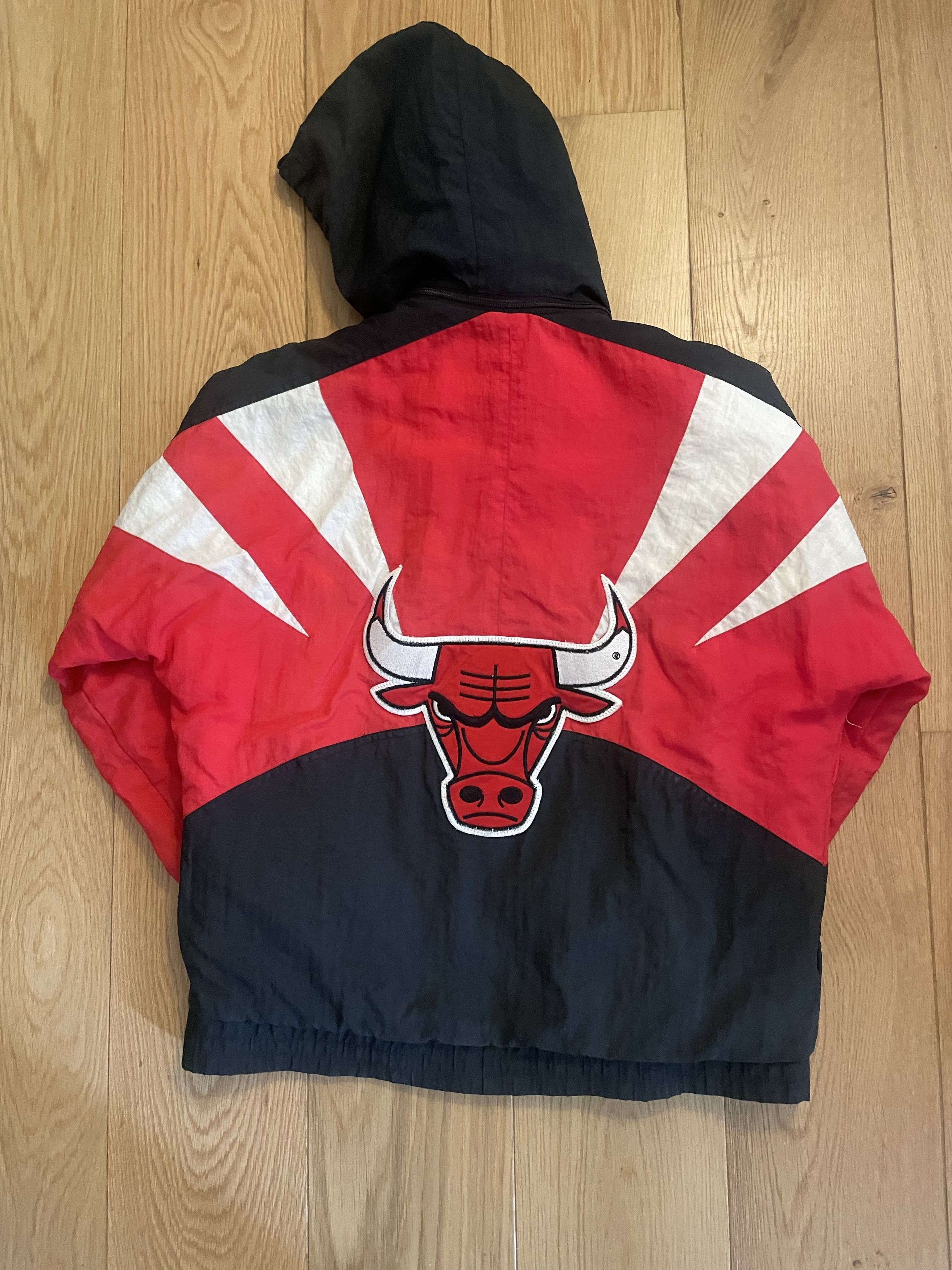 Apex Vintage Chicago Bulls Jacket Red Black 90s NBA Streetwear Size US S / EU 44-46 / 1 - 3 Thumbnail