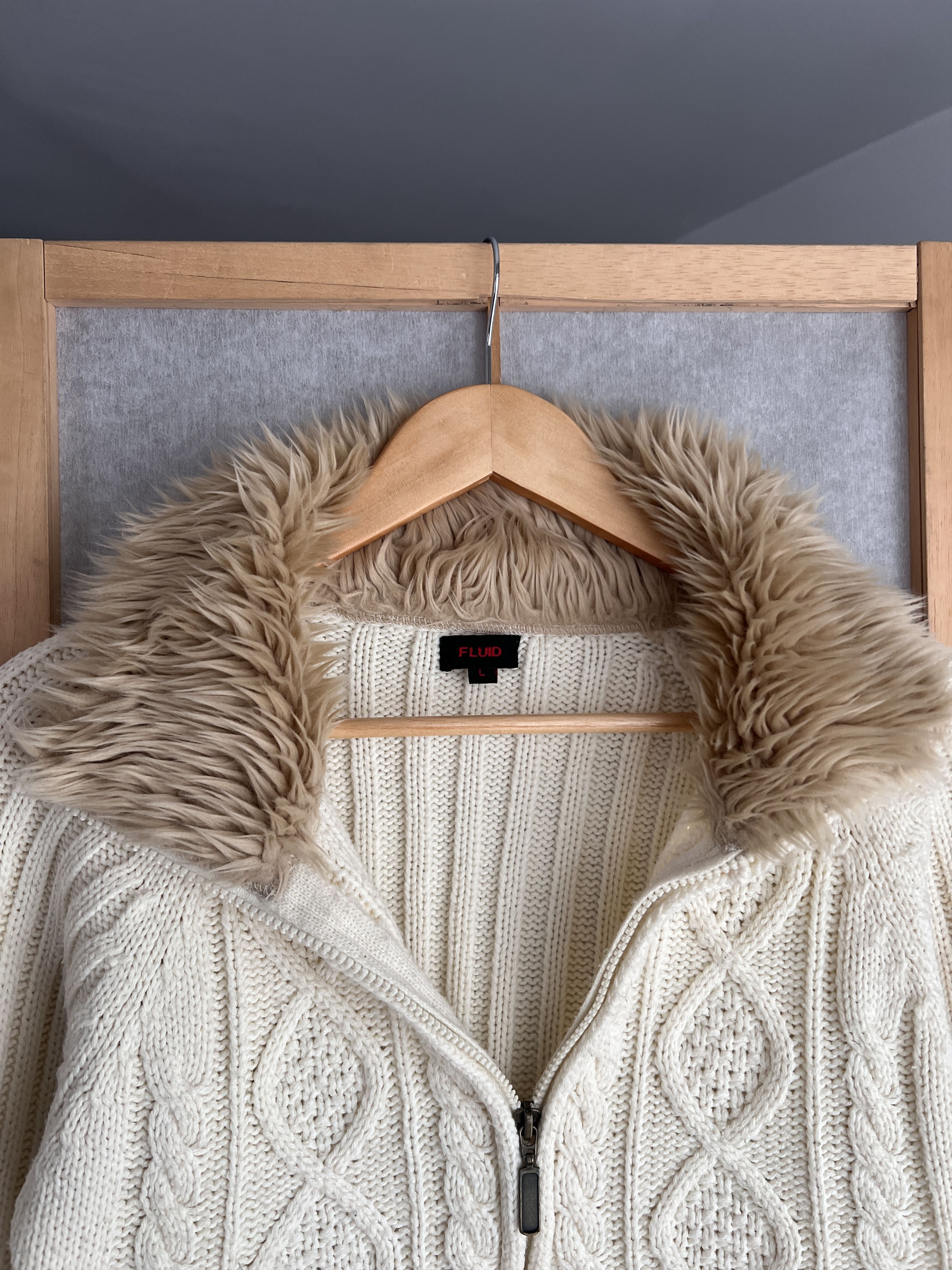 Hysteric Glamour Vintage 2000s cable knit cropped sweater faux fur collar y2k Size L / US 10 / IT 46 - 8 Thumbnail