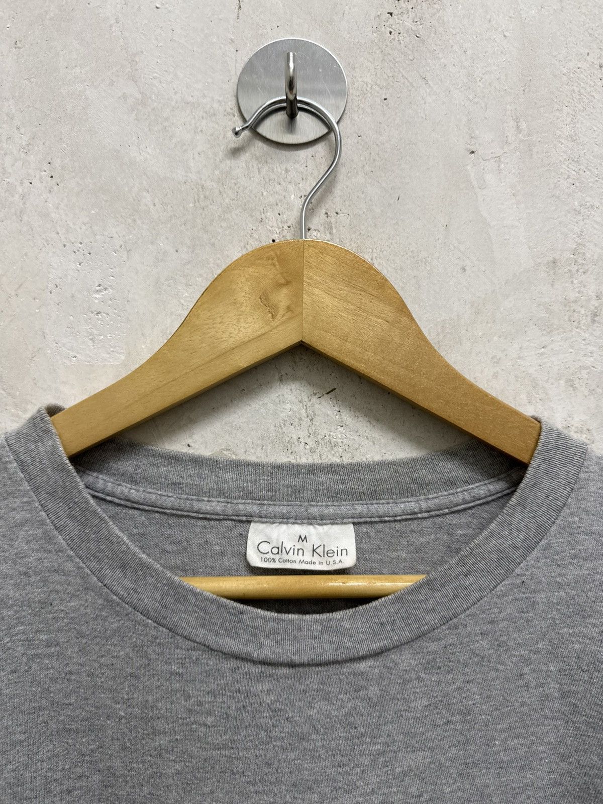 Calvin Klein 2000s Calvin Klein CK Logo Distressed Tees Size US M / EU 48-50 / 2 - 4 Thumbnail