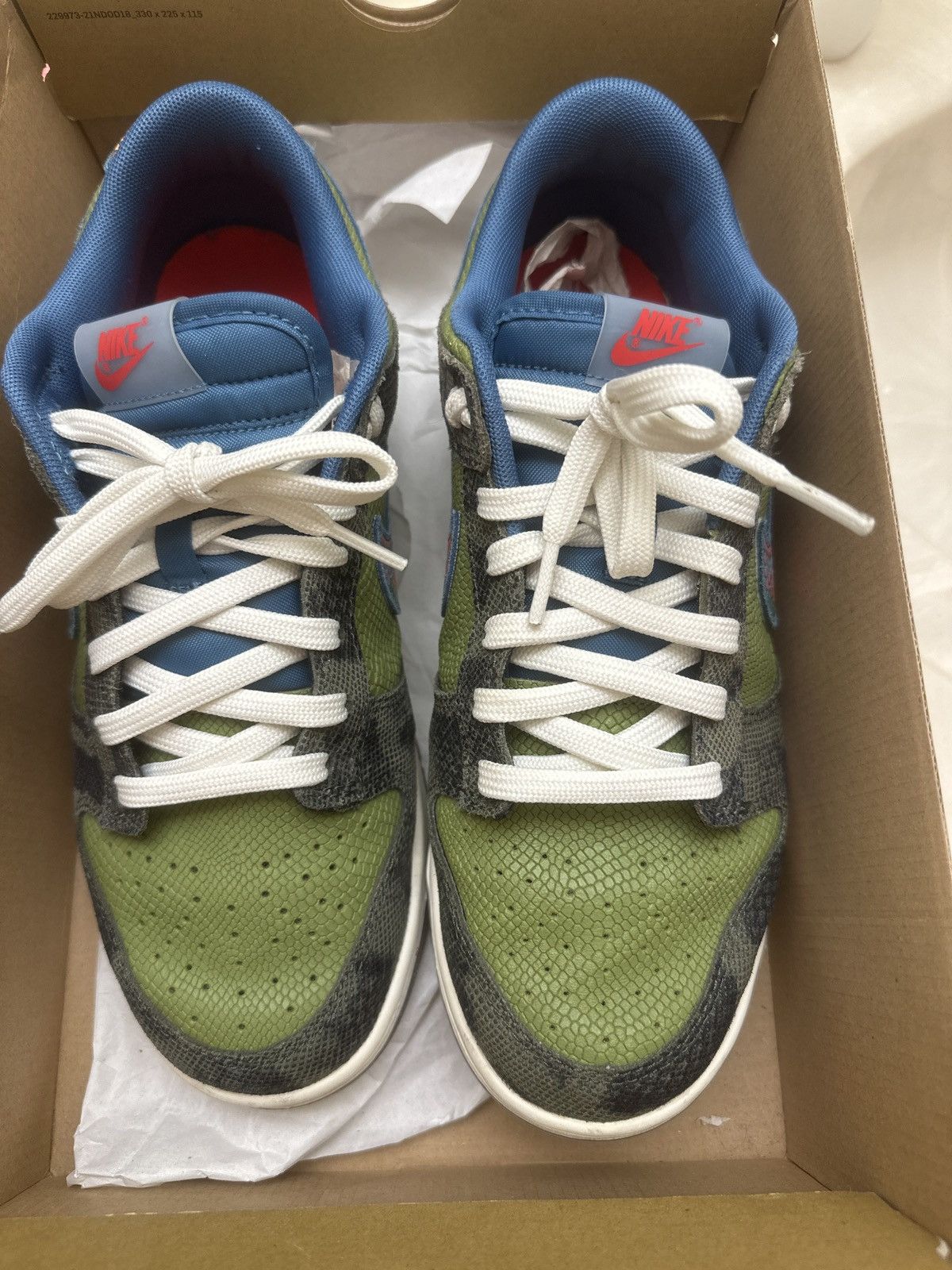 Nike Dunk Low “siempre familia” Size US 9.5 / EU 42-43 - 3 Thumbnail