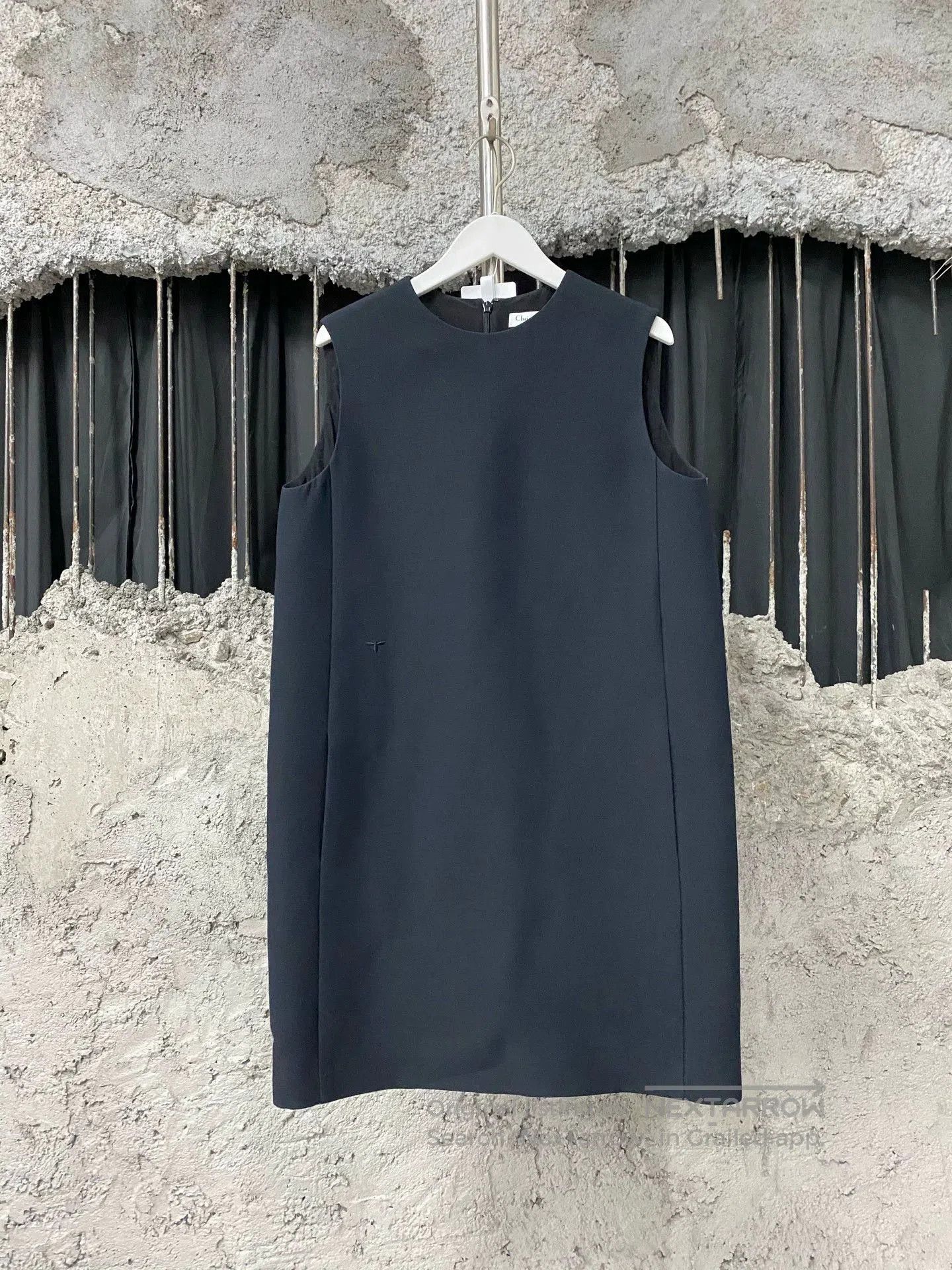 Dior dior embroidered bee dress size 38. Size US 38 / EU 54 - 1 Thumbnail