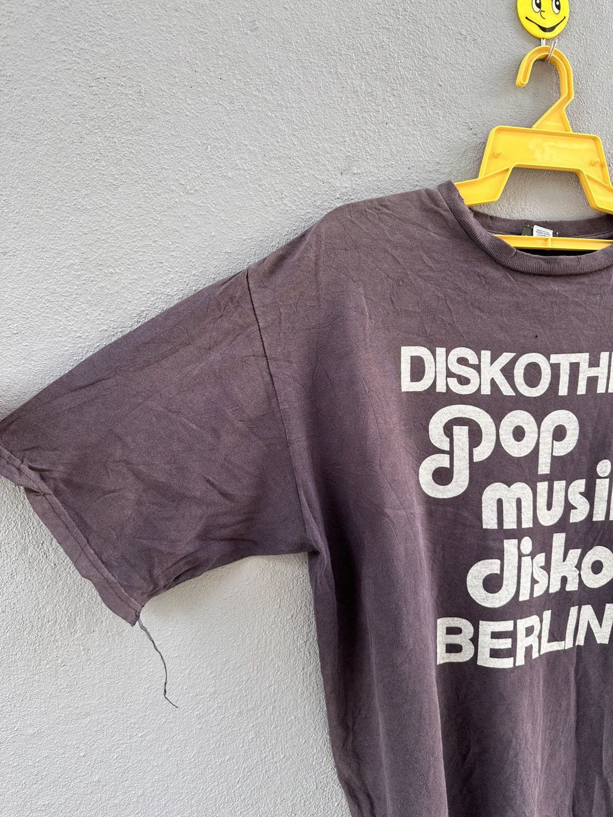 Journal Standard Thrashed Diskothek Pop Musik Disco Berlin Angebote Grunge T Size US L / EU 52-54 / 3 - 8 Thumbnail