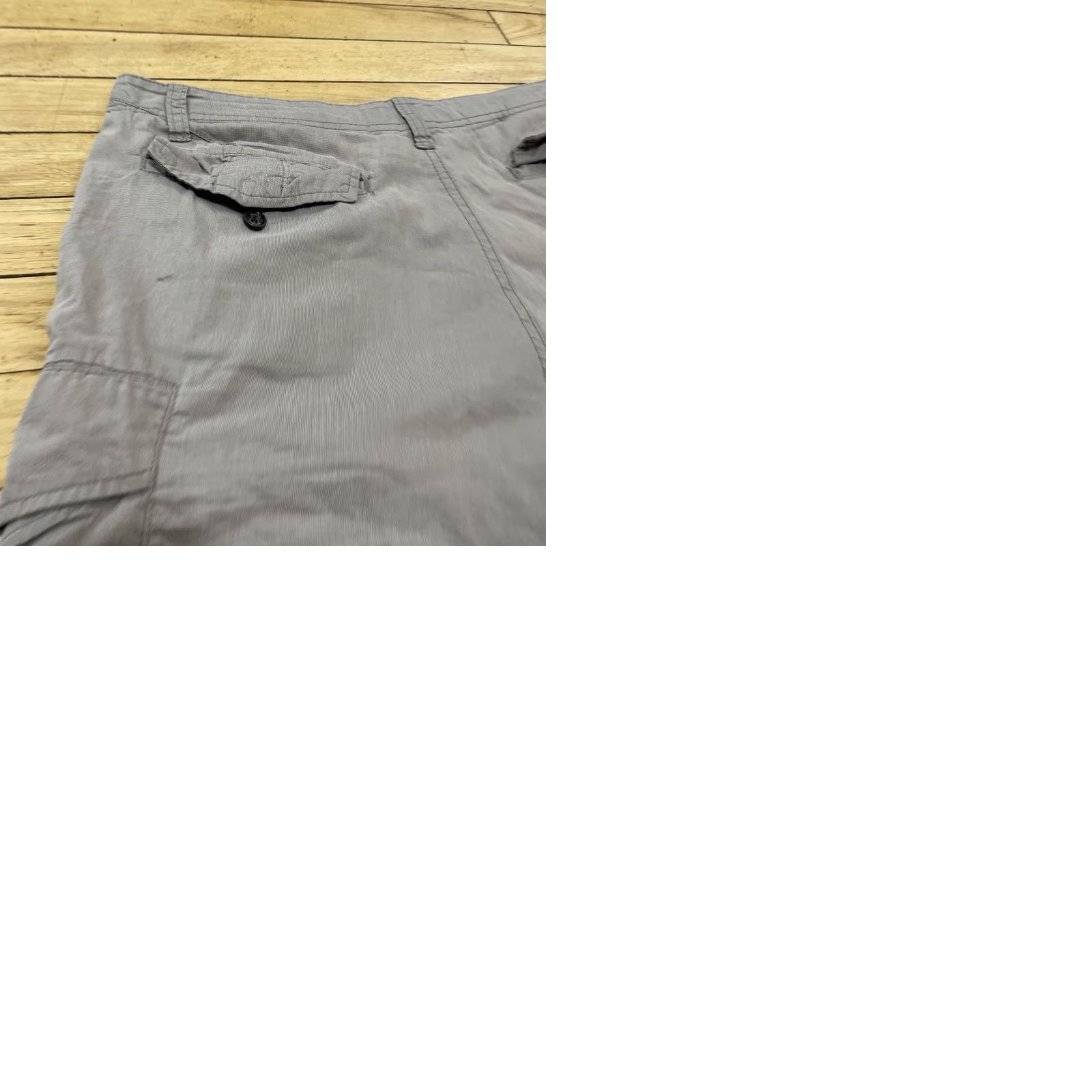 Banana Republic BANANA REPUBLIC Lightweight Cargo Shorts Men 34 Gray Outdoor Casual 34x10 Cotton Polyester Zip Pocket Regular Rise 10in Check 90s? Size US 34 / EU 50 - 11 Thumbnail