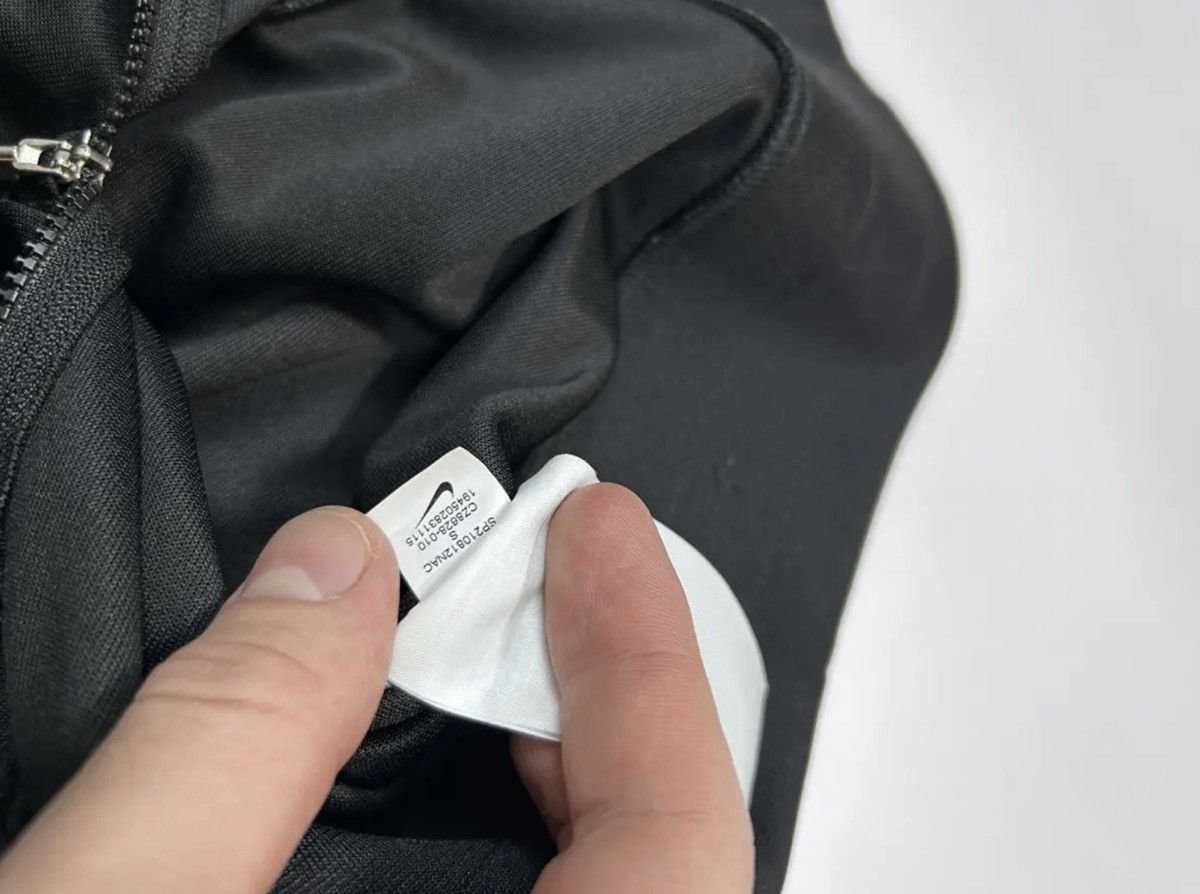 Other Vintage Nike Track Pants Jet Black Polyester White Y2K Size 30" / US 8 / IT 44 - 7 Thumbnail