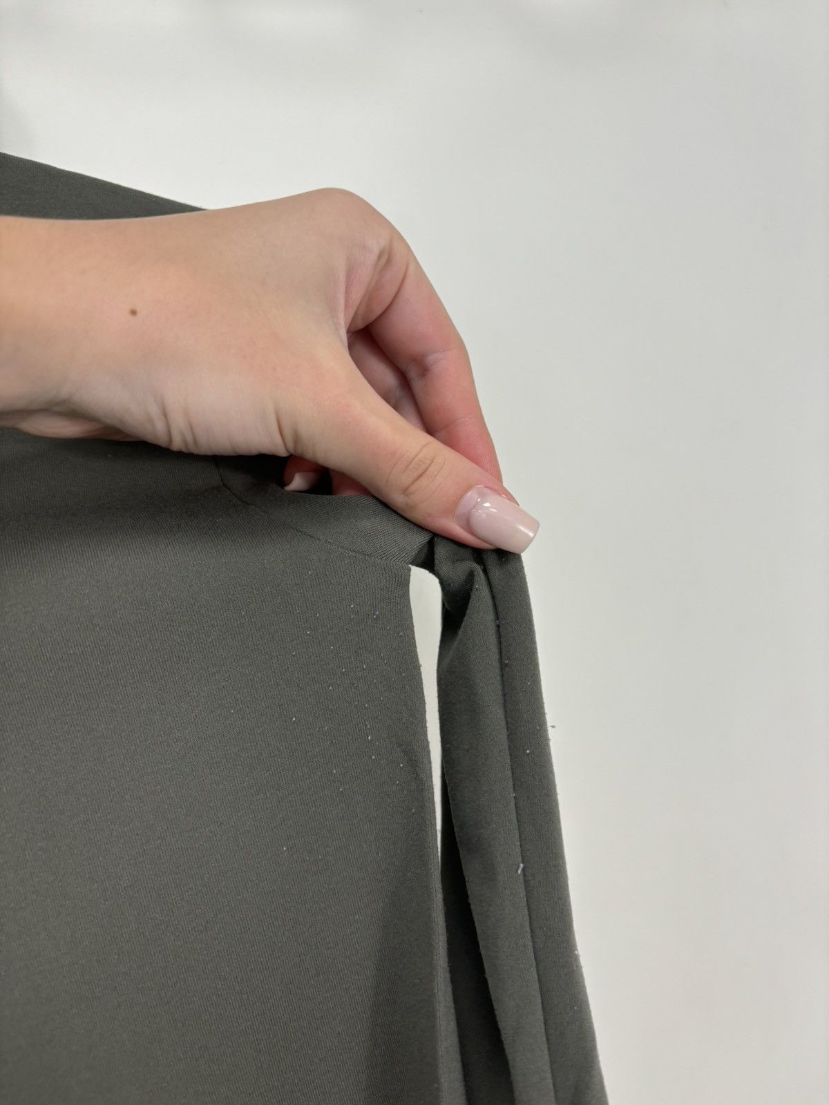 Max Mara Max Mara Women’s Italian Luxury Slim Nylon Turtleneck Top Size M / US 6-8 / IT 42-44 - 4 Thumbnail