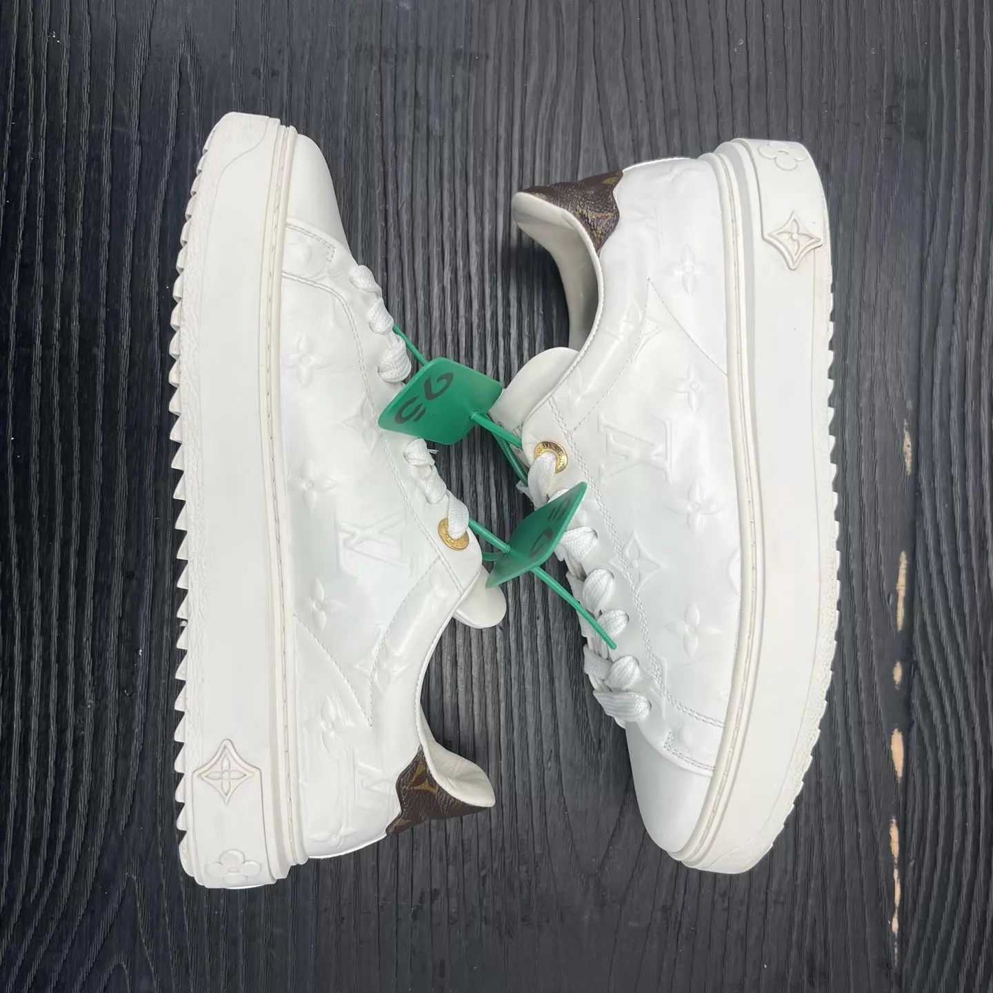 Louis Vuitton LV Time Out Embossed White 37 New Size US 6.5 / IT 36.5 - 2 Thumbnail
