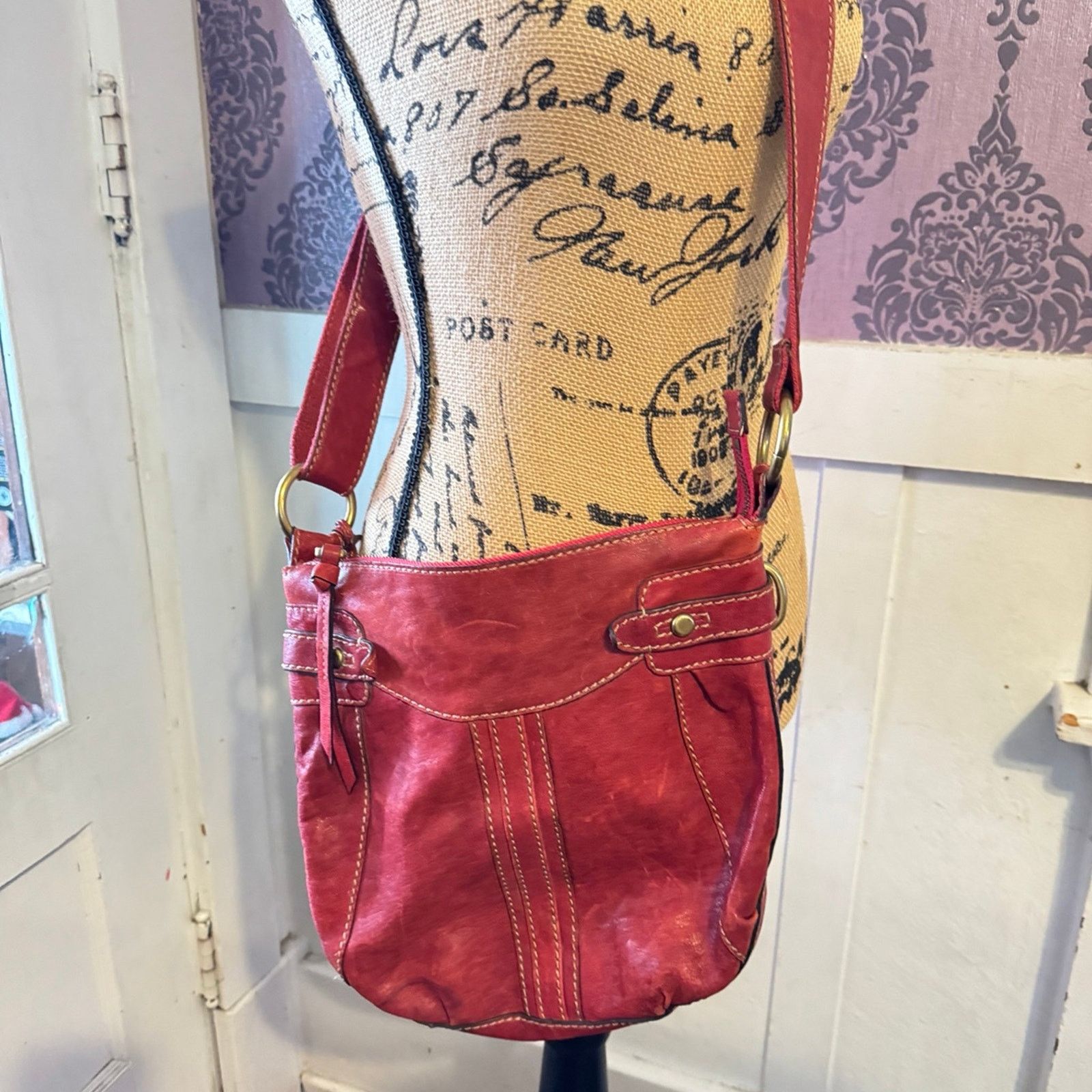Fossil VTG red leather Fossil crossbody bag Size ONE SIZE - 1 Thumbnail