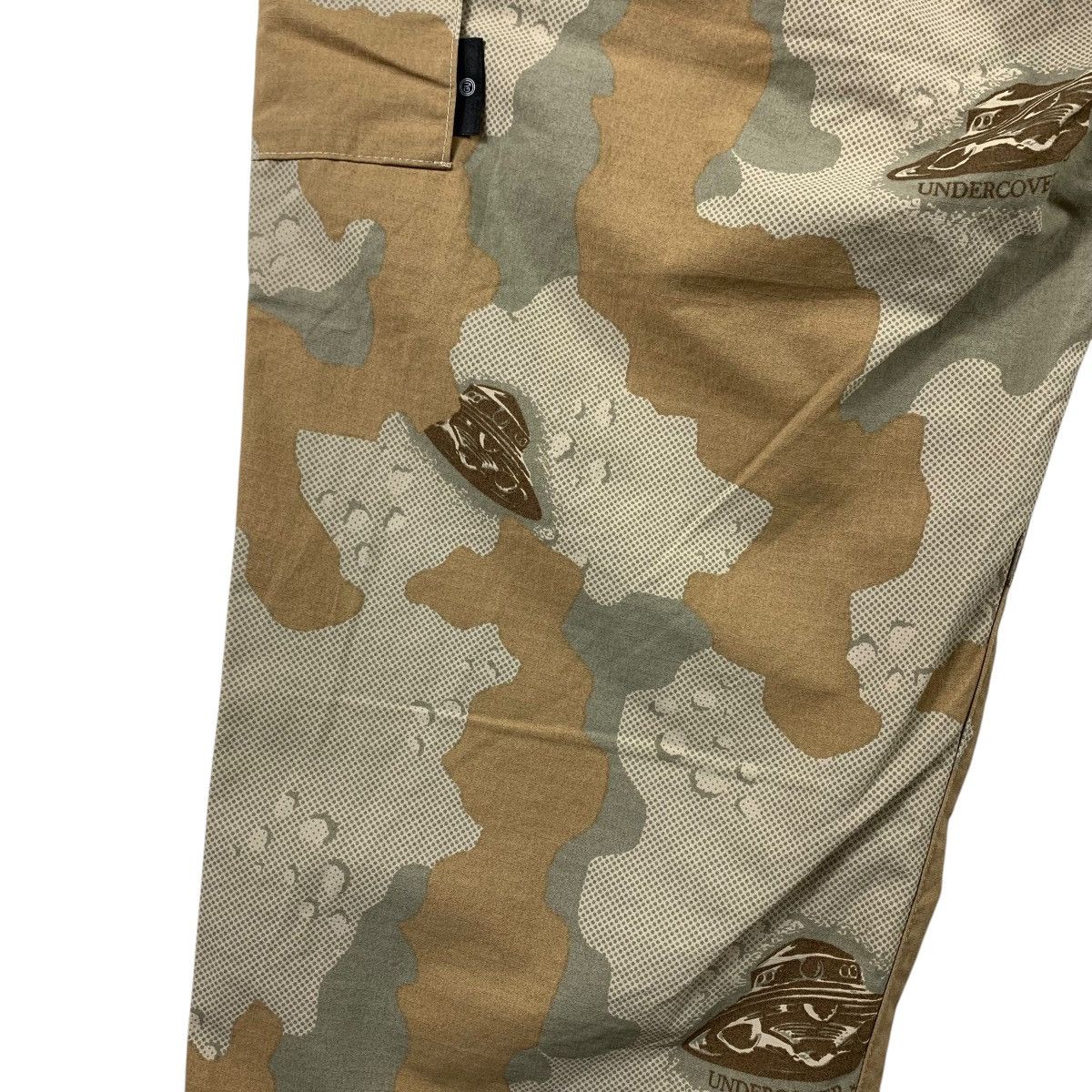 GU × Japanese Brand × Undercover GU X UNDERCOVER Camo full print cargo pants Size US 32 / EU 48 - 21 Thumbnail