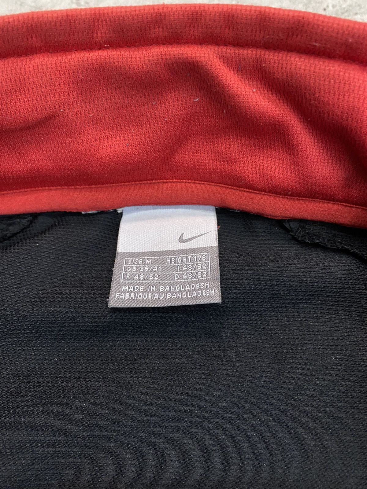 Nike × Vintage Vintage Nike 1/3 Nylon Black Swoosh Jacket Y2K L Size US M / EU 48-50 / 2 - 7 Thumbnail