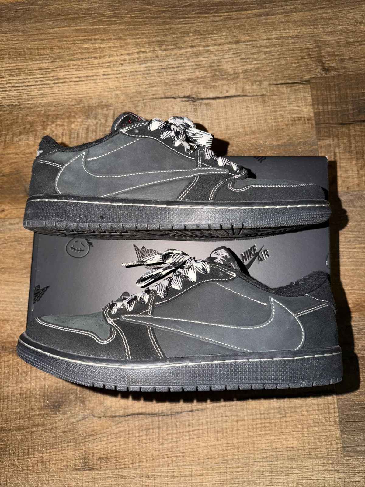 Jordan Brand × Travis Scott Jordan 1 Travis Scott Phantom black. Size US 9.5 / EU 42-43 - 4 Thumbnail