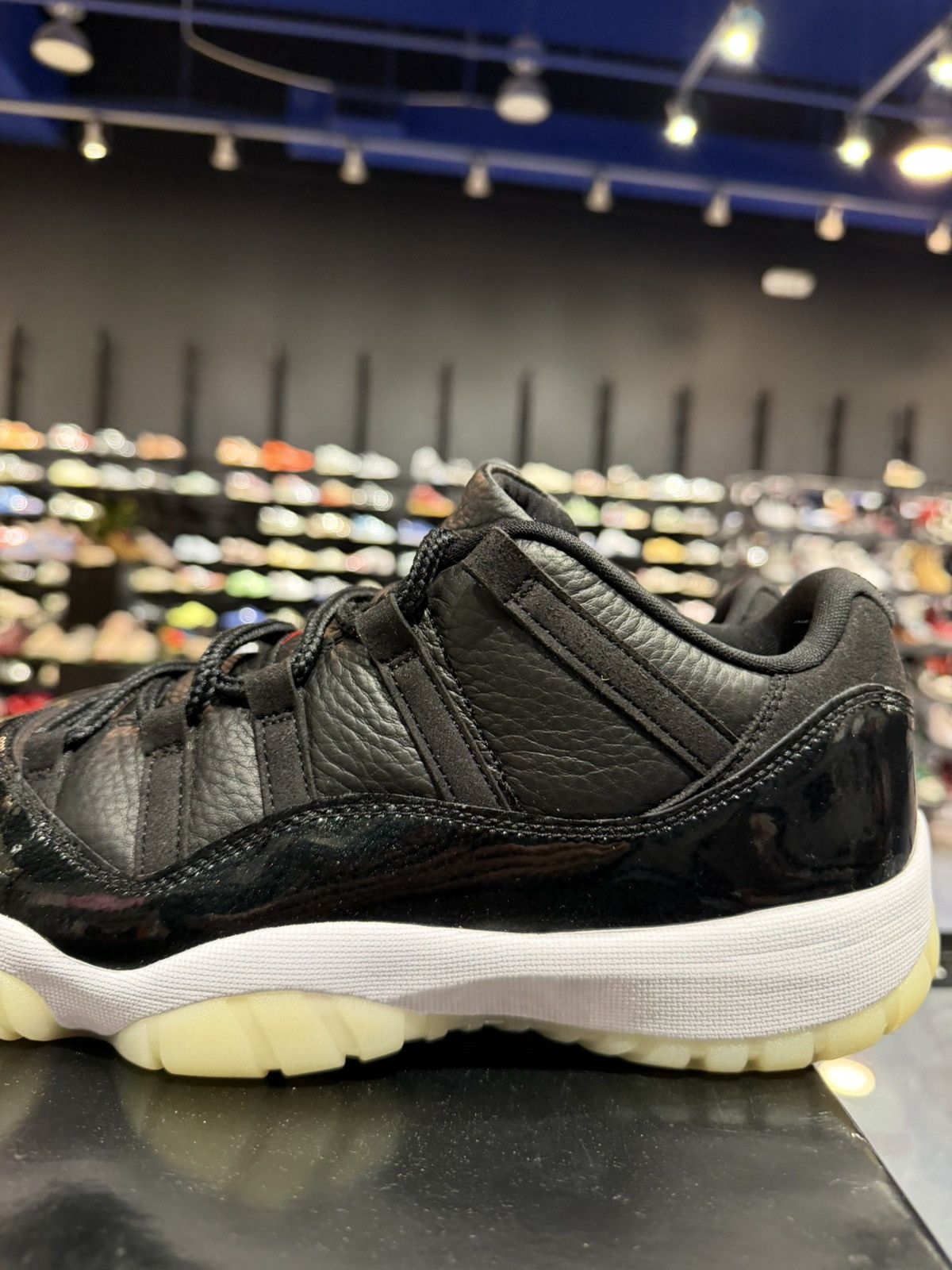 Jordan Brand Size 11 - Jordan 11 Retro Low 72-10 Size US 11 / EU 44 - 5 Thumbnail