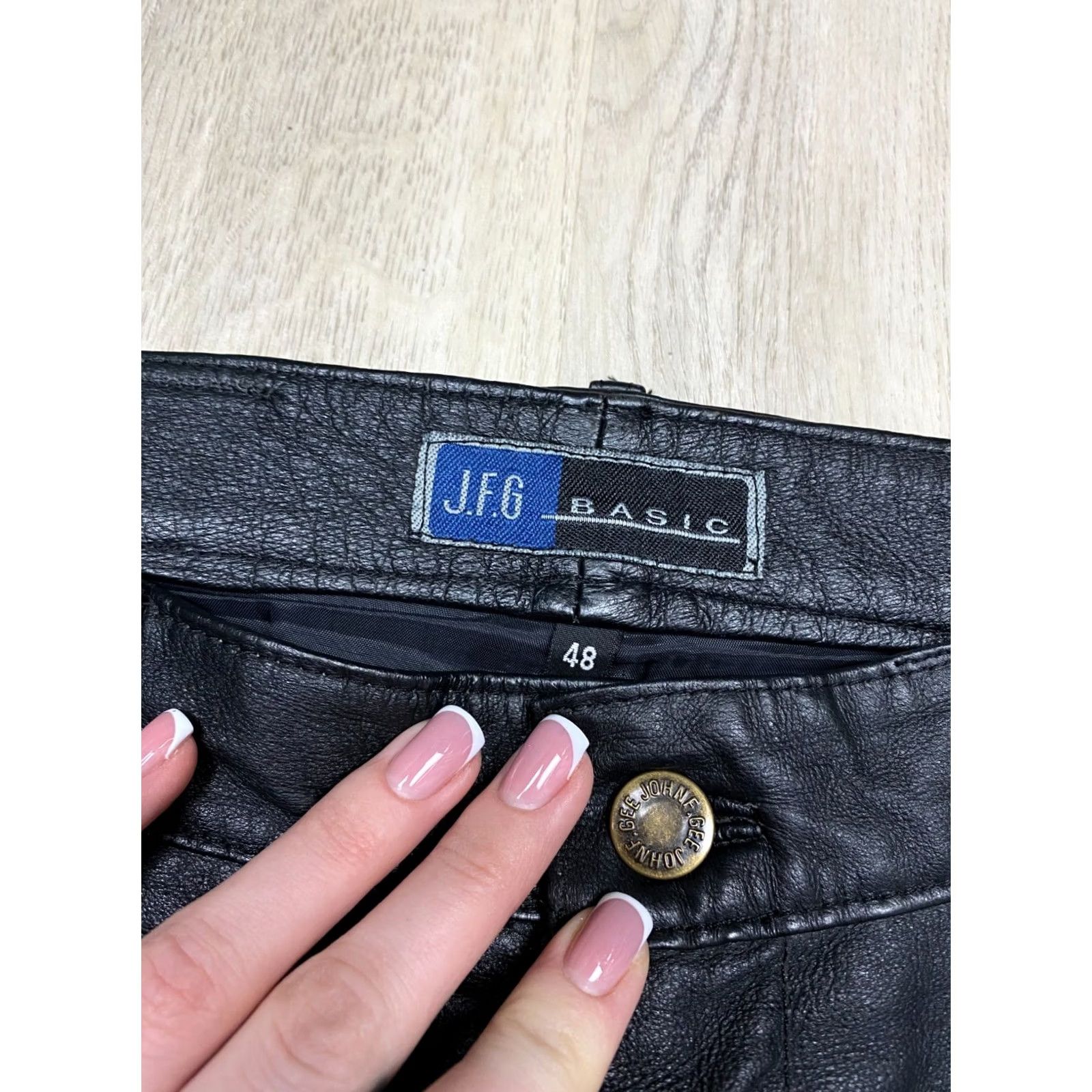 Vintage VINTAGE Leather Pants Mens Pants Biker Motorcycle Size 48 M Black Leather 32in Waist 32in Inseam 20cm Leg Opening 42cm Waist Band 105cm Outseam 78cm Size US 31 - 3 Thumbnail