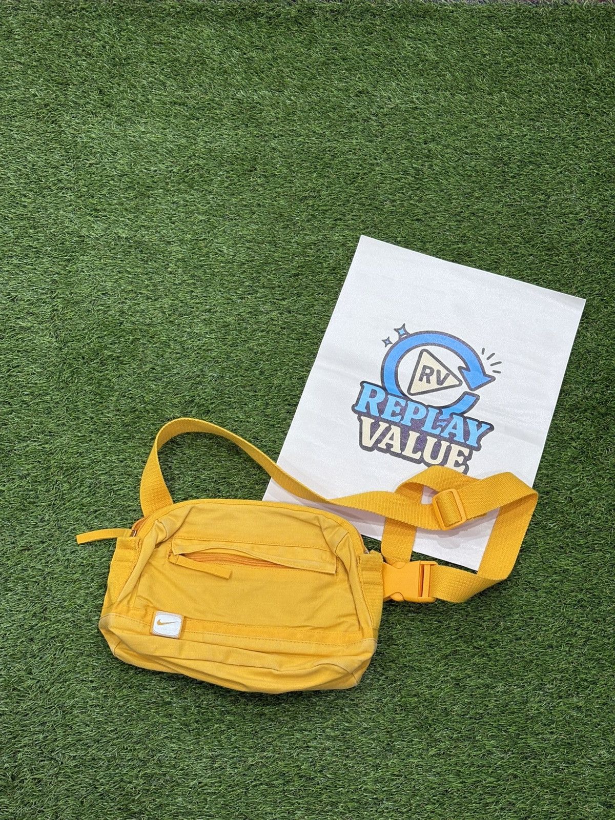 VINTAGE RARE NIKE SIDEBAG