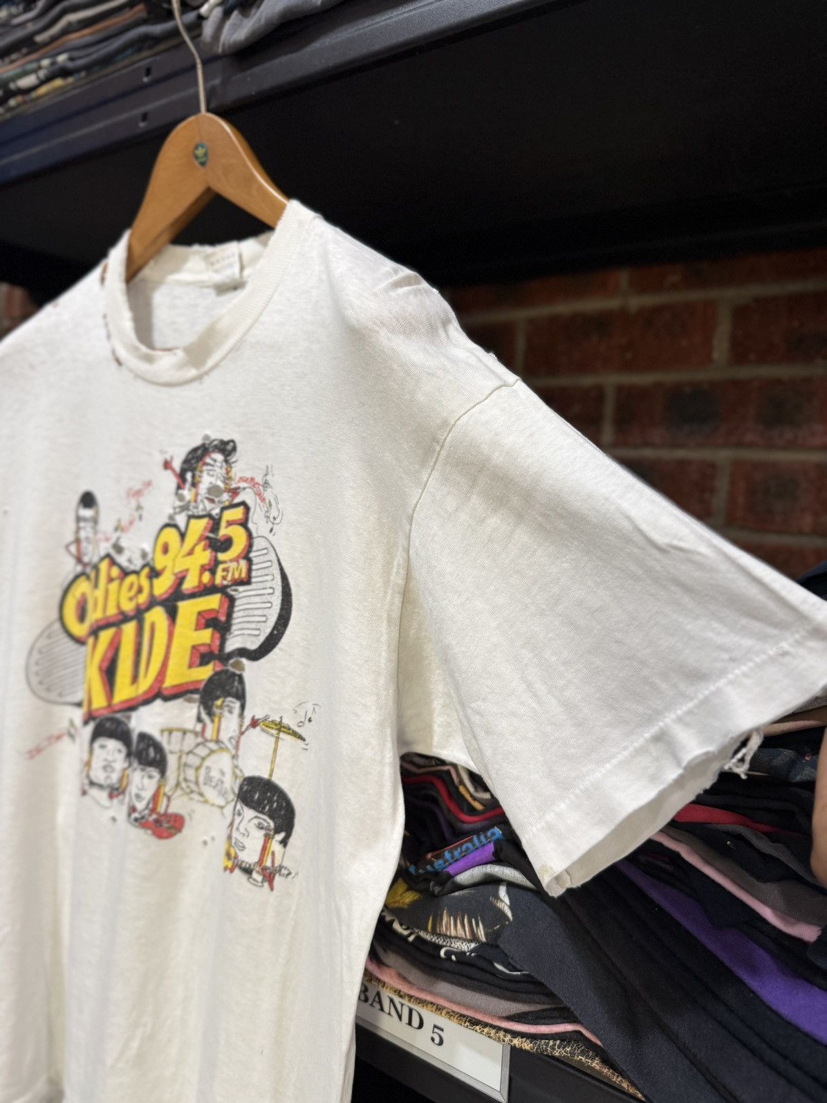Band Tees Thrashed Vintage 90s The Beatles Klde Grunge Tee Size US L / EU 52-54 / 3 - 8 Thumbnail