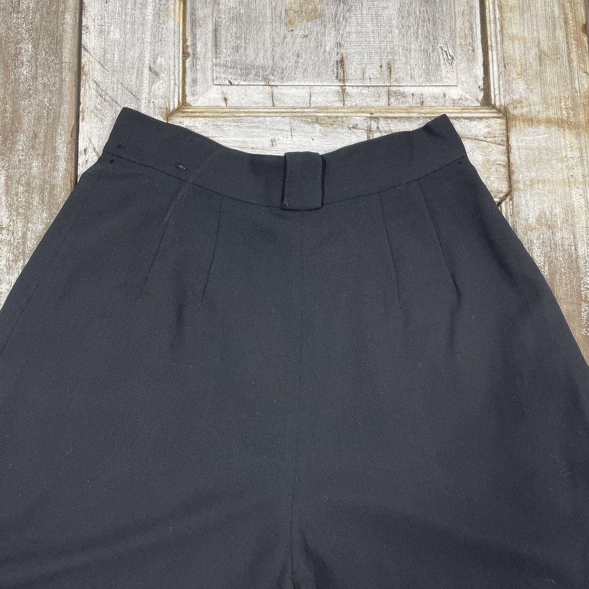 Dior × Vintage Vintage Dior Distressed Sport Short Ladies Pant Size 26" / US 2 / IT 38 - 9 Thumbnail
