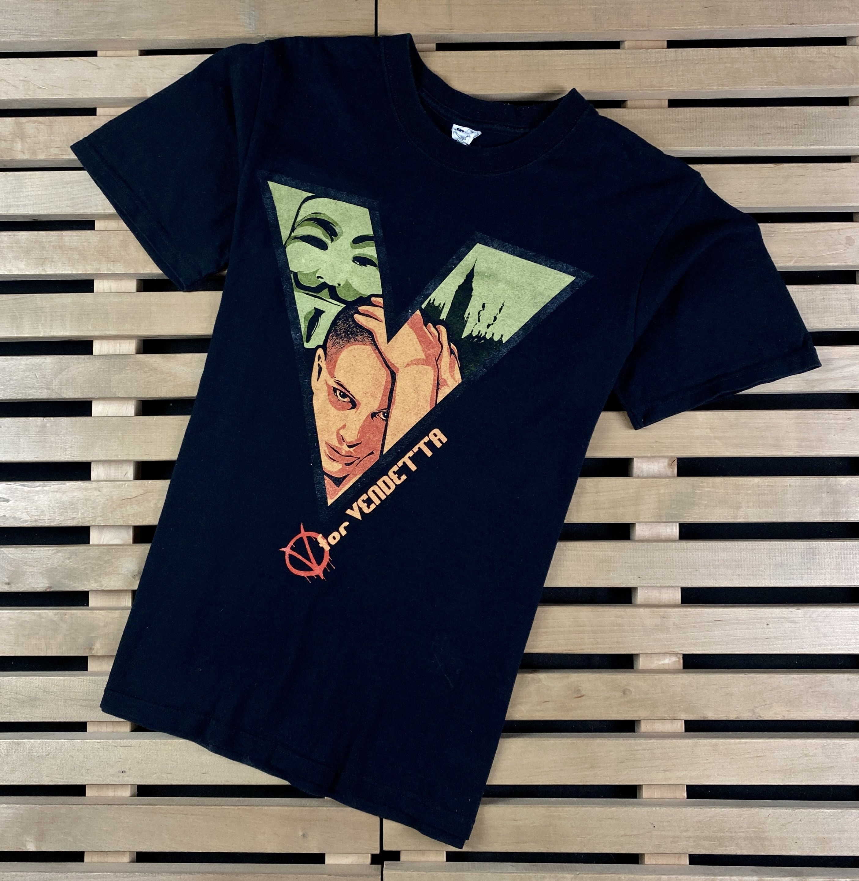 Vintage Mens T-Shirt V for Vendetta 2006 Movie Promo Size S Size US S / EU 44-46 / 1 - 1 Thumbnail