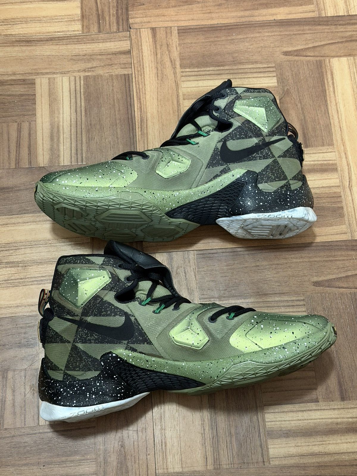 Nike Nike LeBron 13 All-Star Size US 10.5 / EU 43-44 - 2 Thumbnail