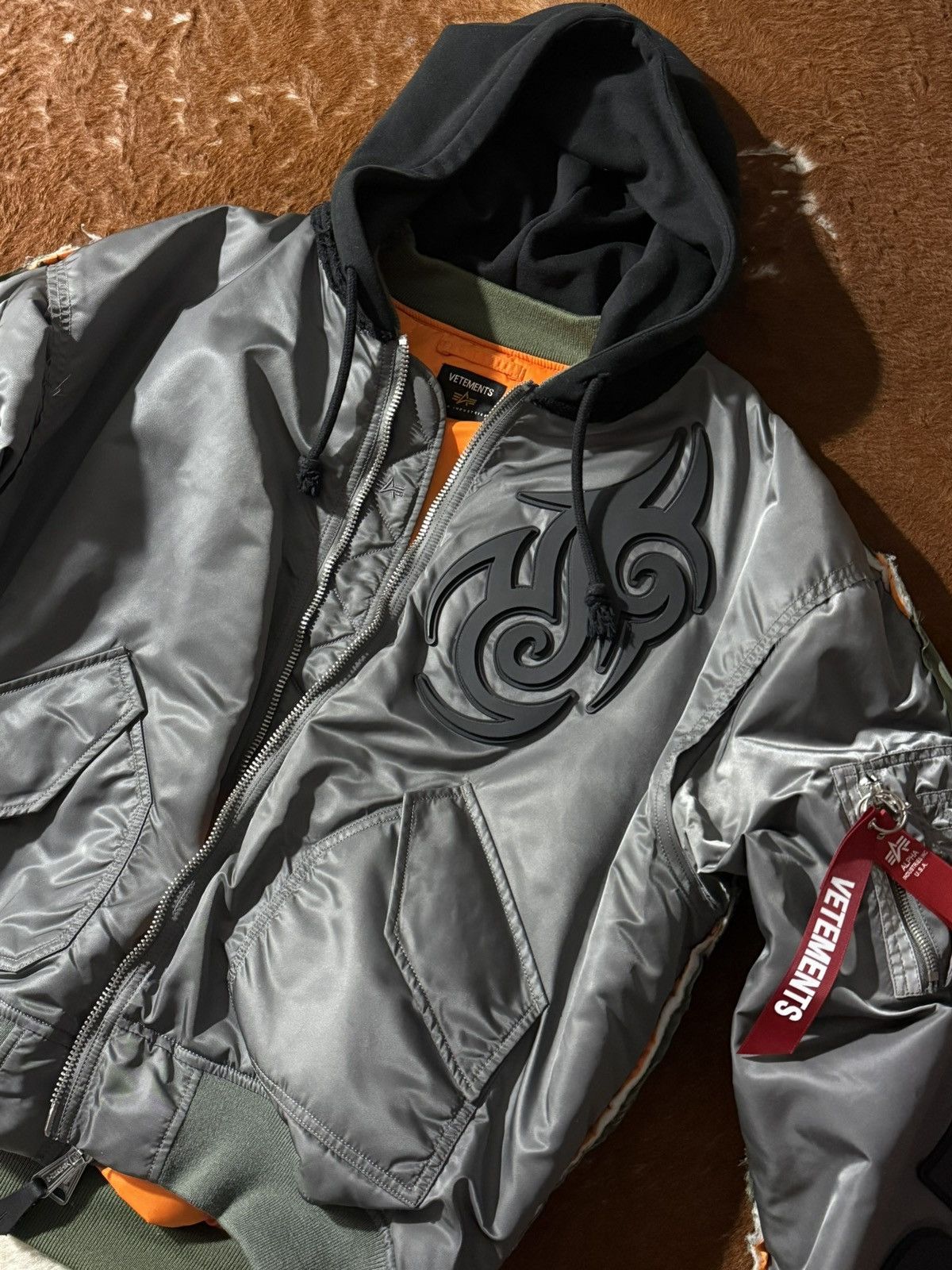 Vetements Vetements AW19 “tribal” reconstructed alpha bomber jacket Size US S / EU 44-46 / 1 - 2 Thumbnail