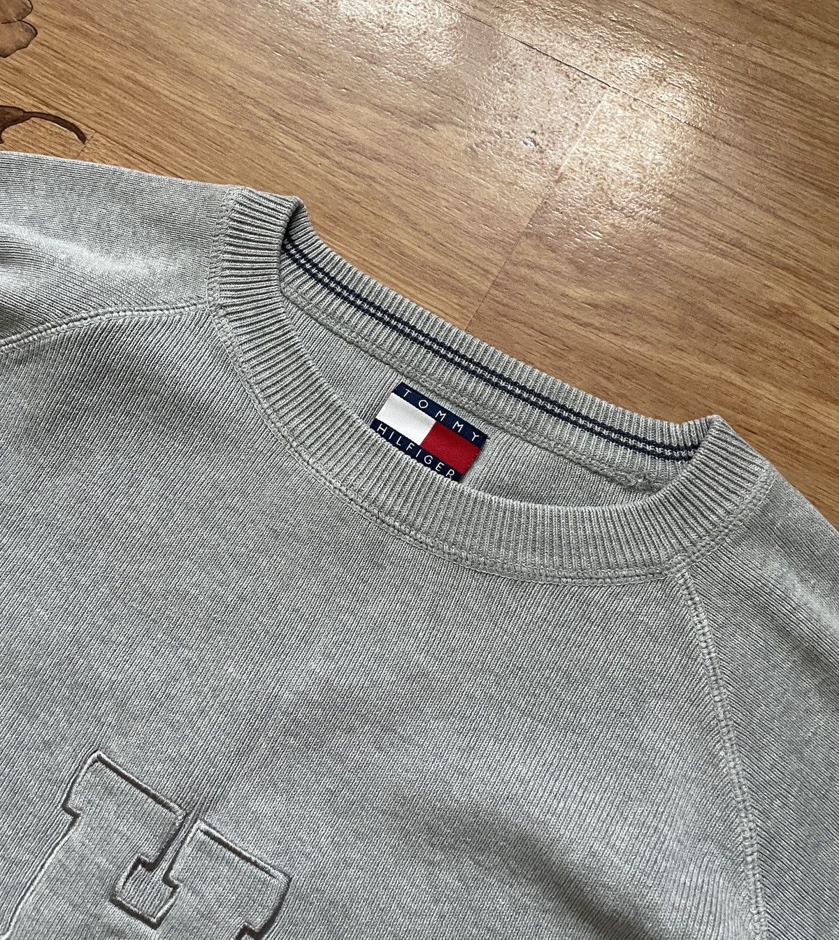 Tommy Hilfiger Vintage Tommy Hilfiger Sweater Size US L / EU 52-54 / 3 - 3 Thumbnail