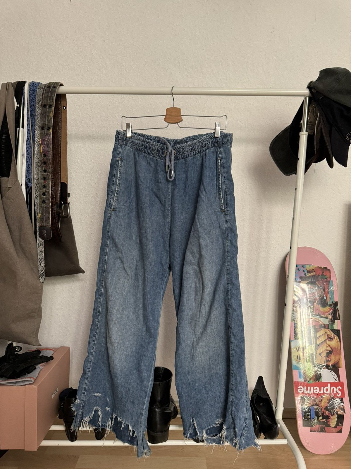 Diesel Diesel Soft Denim Distressed Jeans in Blue Size US 32 / EU 48 - 1 Thumbnail