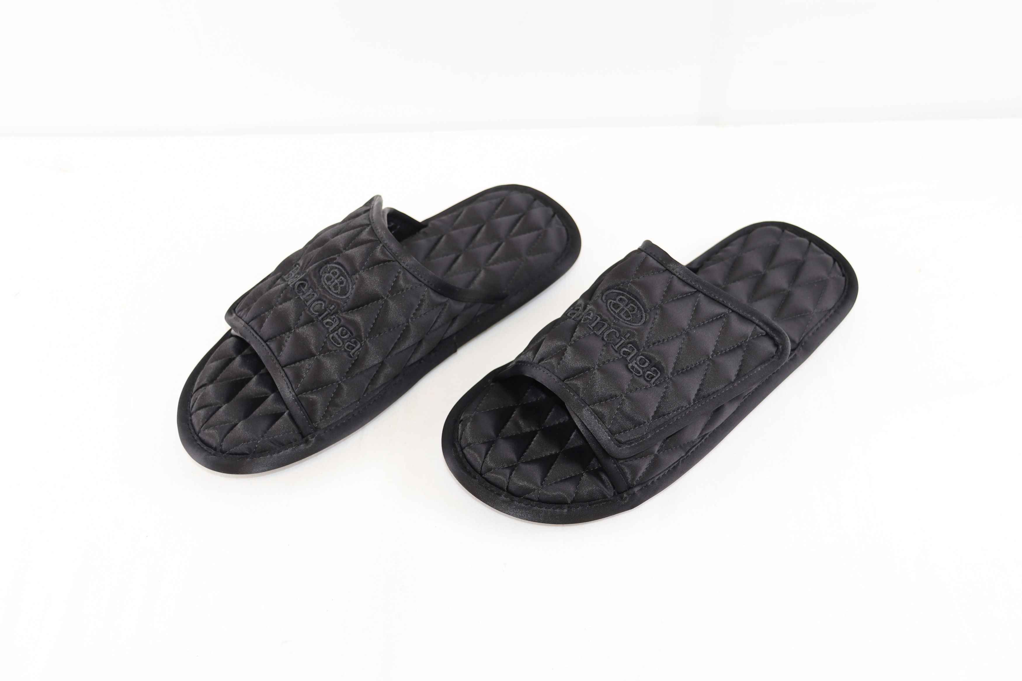 Balenciaga o1rshd1 Q:2 / Quilted Satin/Hotel Artw Home Slide Sandal Size US 9 / EU 42 - 6 Thumbnail