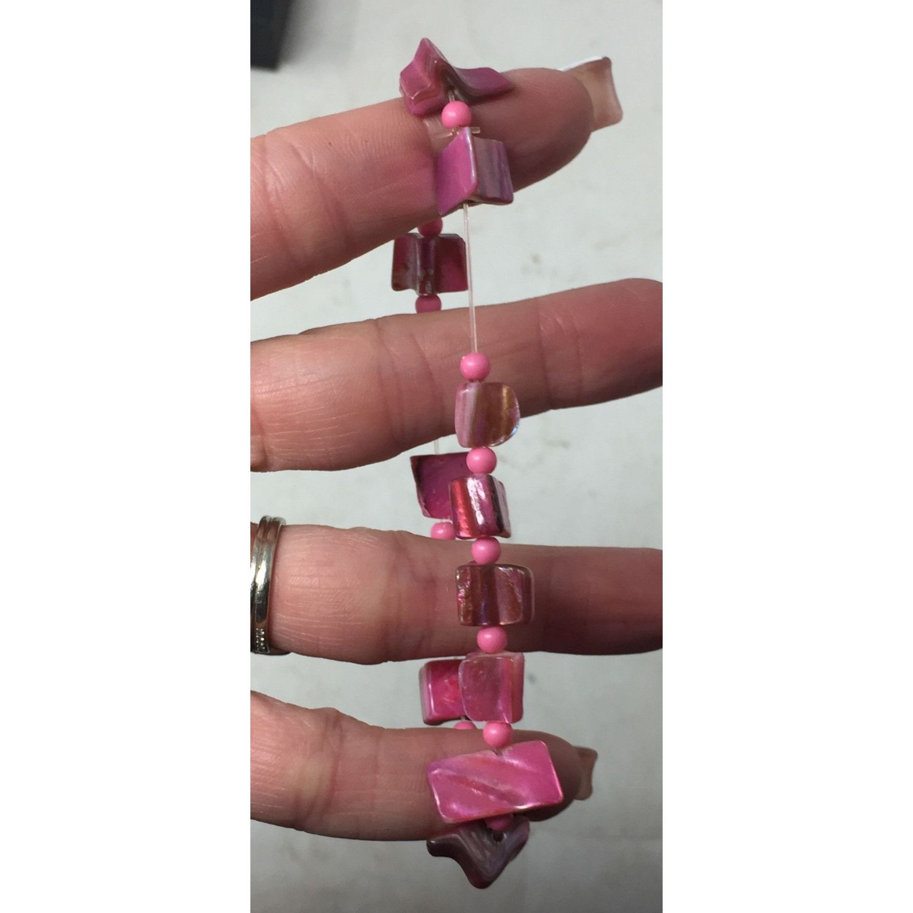 Other Women's Vibrant Pink Beaded Shell Stretchy Bracelet Size ONE SIZE - 5 Thumbnail