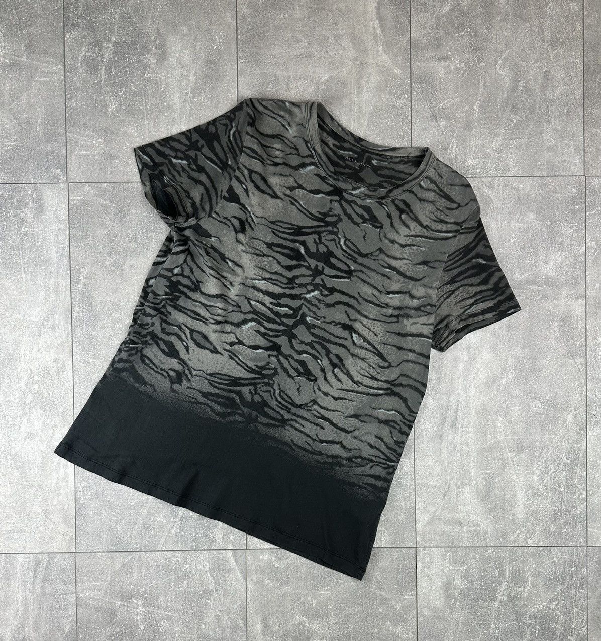 Allsaints Allsaints Japanese Women’s Leopard Print T-Shirt Size L / US 10 / IT 46 - 1 Thumbnail