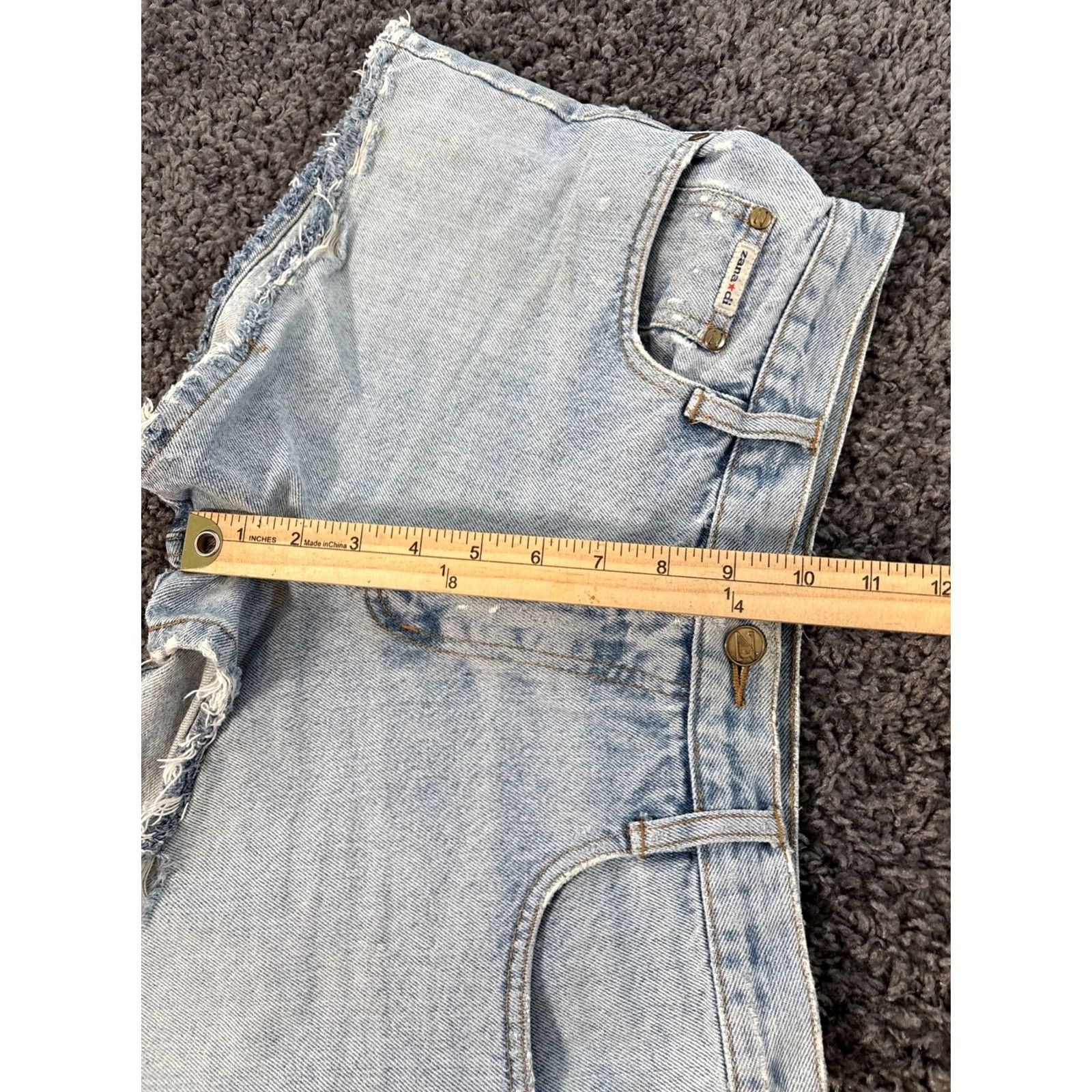 Vintage VINTAGE Zana Di Shorts Womens 28 Light Wash Embroidered Butterfly Mid Rise 90s Denim Blue Cut-Off 90s Mens Womens Boys Girls Size 28" / US 6 / IT 42 - 5 Thumbnail