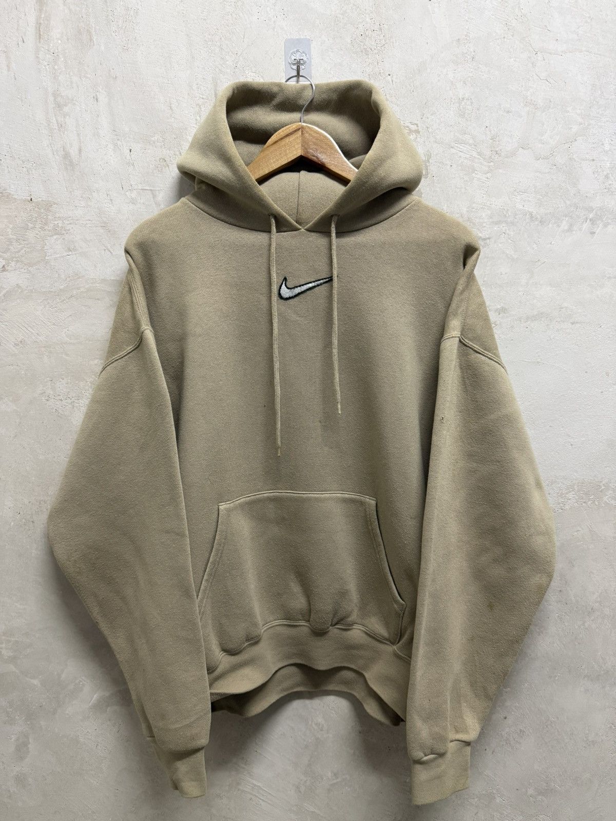 Nike Vintage Nike Center Swoosh Cream Travis Hoodie Size US XXL / EU 58 / 5 - 1 Thumbnail