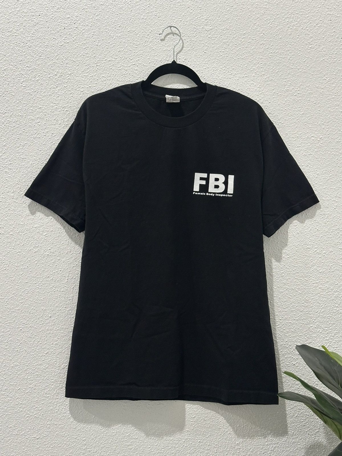 AAA Vintage 90s FBI Female Body Inspector Humor Parody T-shirt L Size US L / EU 52-54 / 3 - 3 Thumbnail
