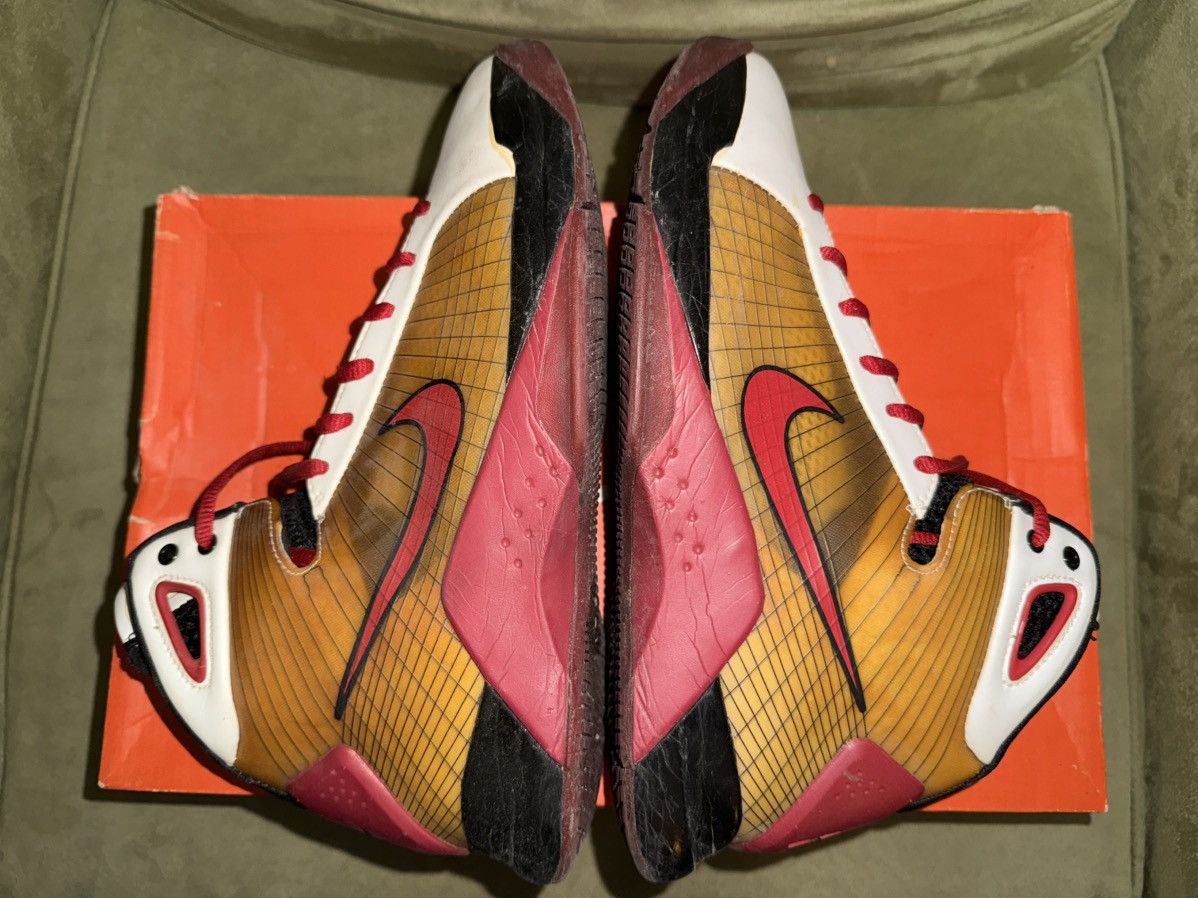 Nike Nike Hyperdunk “White/Varsity Red” 2008 Olympics Kobe EXC! Size US 8 / EU 41 - 9 Thumbnail