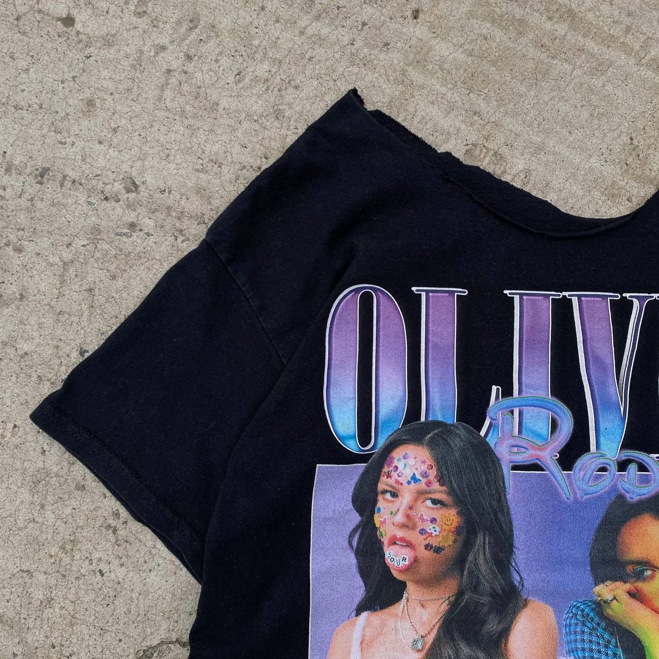Hypebeast Vintage Olivia Rodrigo Sour T-shirts Big Logo Rock Band Y2K Size US S / EU 44-46 / 1 - 3 Thumbnail