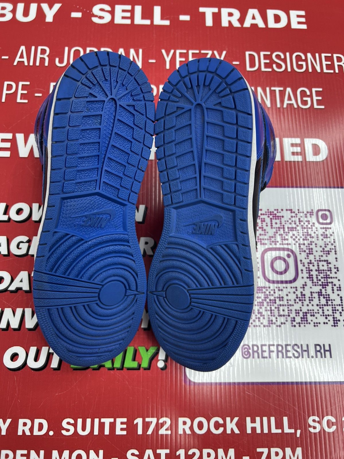 Jordan Brand Air Jordan 1 Royal 2017 Size 5.5y Size US 5.5 / EU 38 - 6 Thumbnail