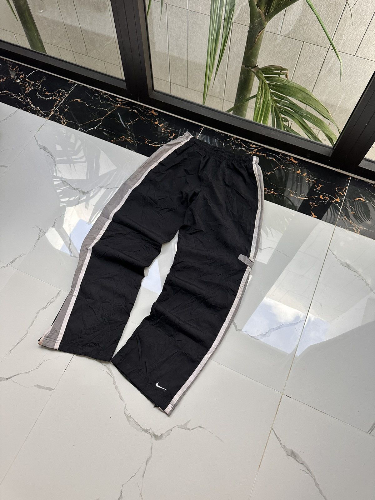 Nike × Vintage NIKE VINTAGE BASIC LOGO STREETWEAR SWEATPANTS Size US 31 - 3 Thumbnail