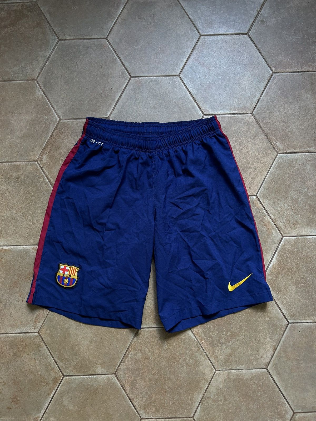 Nike Nike Barcelona shorts vintage Size US 32 / EU 48 - 1 Thumbnail