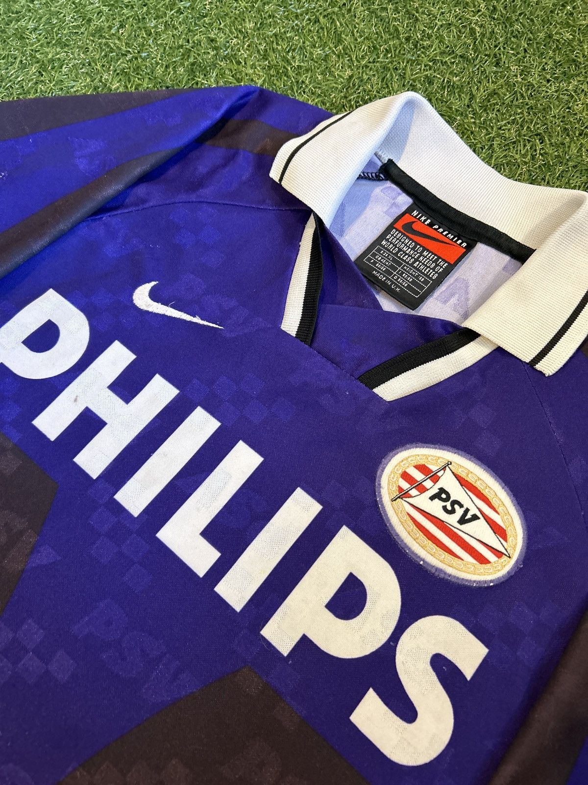 Nike 96/97 PSV Eindhoven Away Shirt Size US XL / EU 56 / 4 - 6 Thumbnail