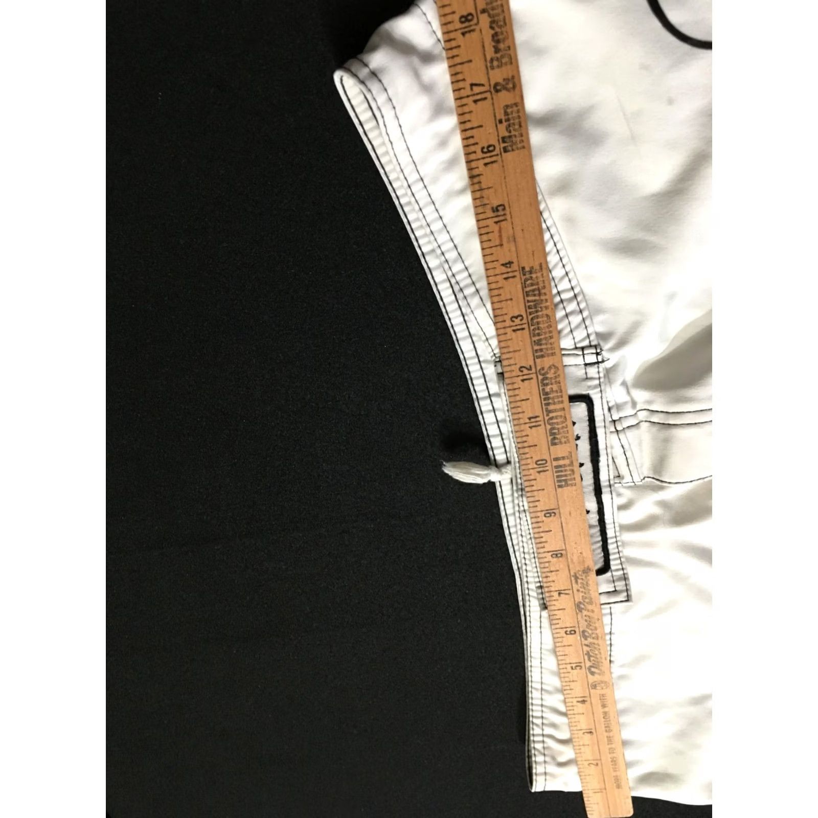 Vintage Forged Board Shorts Mens 36 graphic design surfer spellout Shorts Regular White 36 Athletic Mens Summer 90s? Size US 36 / EU 52 - 6 Thumbnail