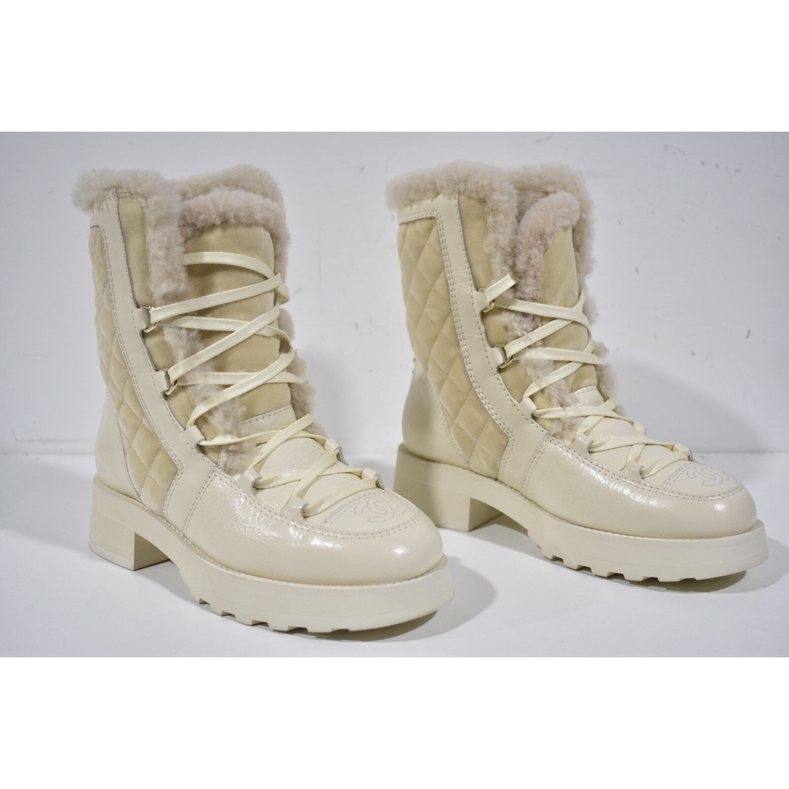 Chanel Chanel 21K Ivory Velvet Shearling Fur Brave CC Lace Up Tie Size US 6 / IT 36 - 2 Thumbnail