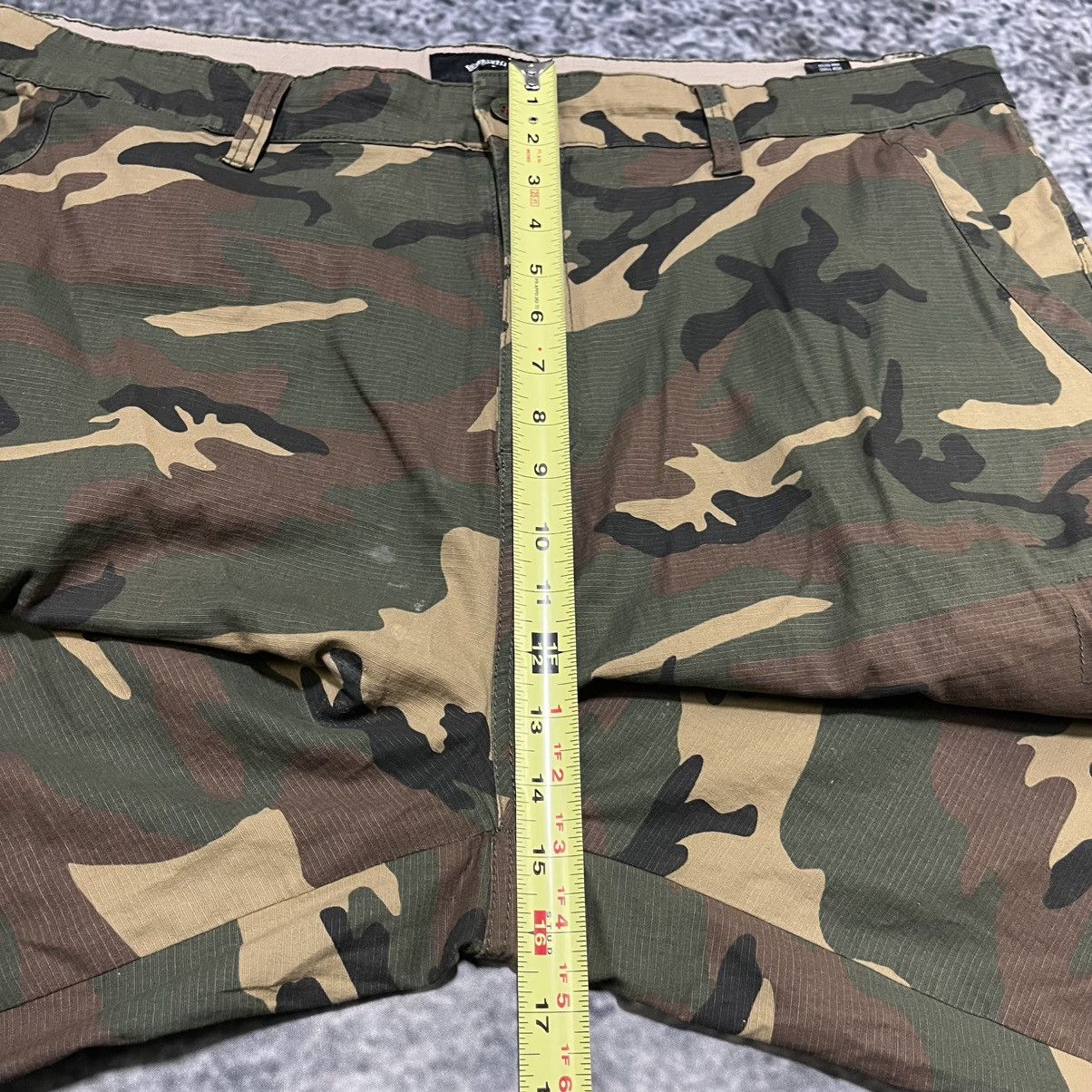 Beverly Hills Polo Club Vintage Y2K Beverly Hills Polo Club Camo Cargo Shorts Baggy Size US 42 / EU 58 - 13 Thumbnail