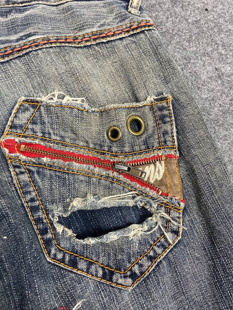 Japanese Brand vintage villand japanese brands distressed denim nice design Size US 34 / EU 50 - 5 Thumbnail