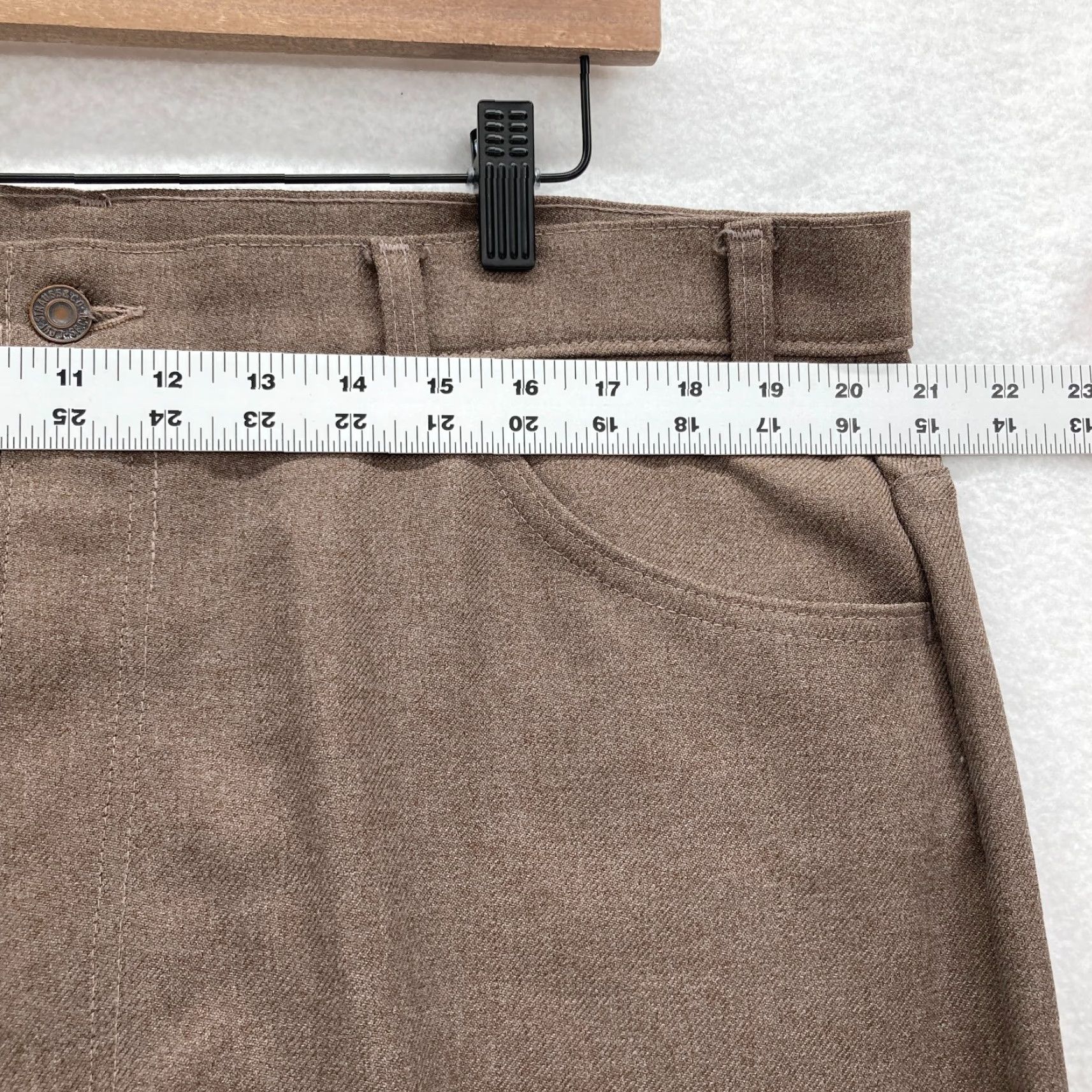 Levi's VINTAGE Levi's Pants Mens 42x28 Brown Dacron Polyester 1995 USA Made Black Tab Pants Mens 42 Brown Levi's Action Slacks USA Curvy? Size US 42 / EU 58 - 6 Thumbnail