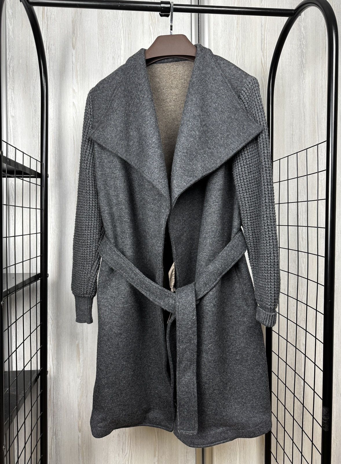 Eleventy Eleventy First class grey wool cardigan over coat size 44 Size M / US 6-8 / IT 42-44 - 1 Thumbnail
