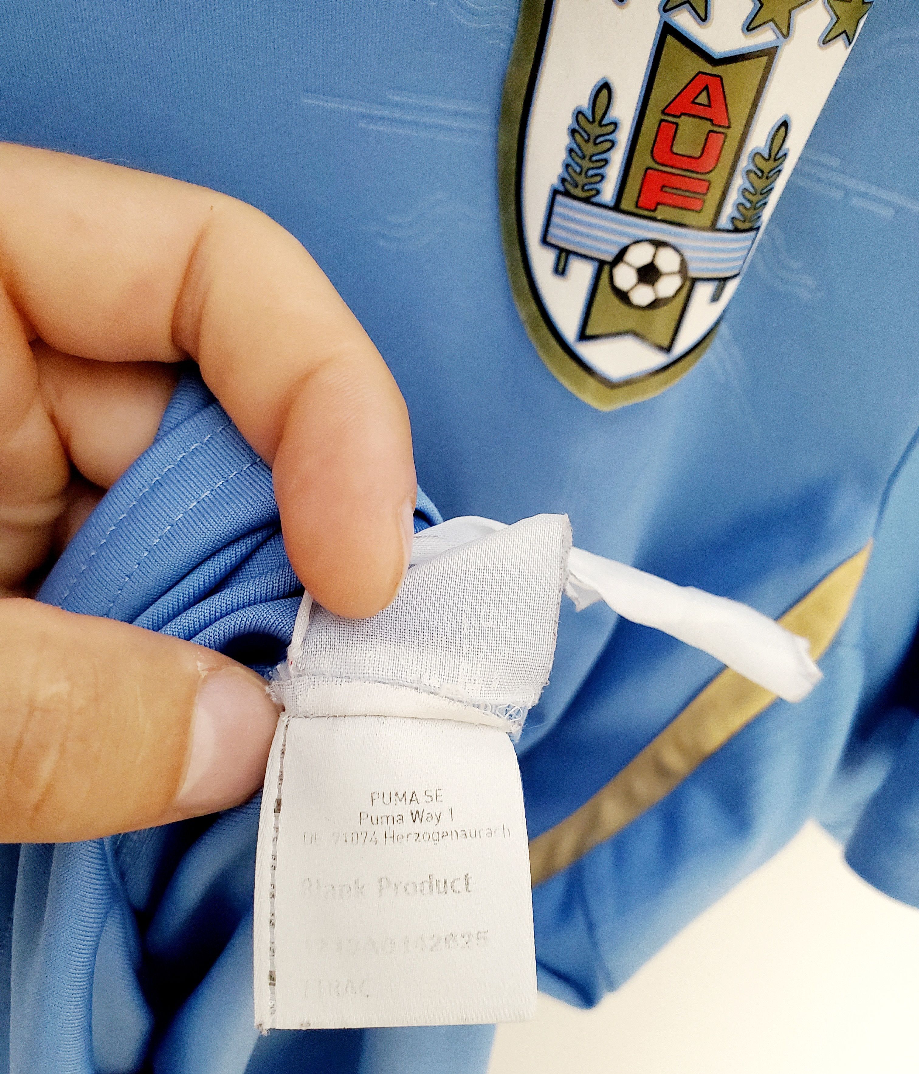 Puma URUGUAY 2014/2015 HOME Puma soccer jersey size L Size US L / EU 52-54 / 3 - 6 Thumbnail