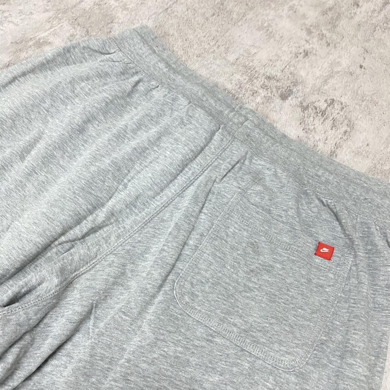 Nike Nike Shorts Vacation Summer Grey Size US 32 / EU 48 - 4 Thumbnail