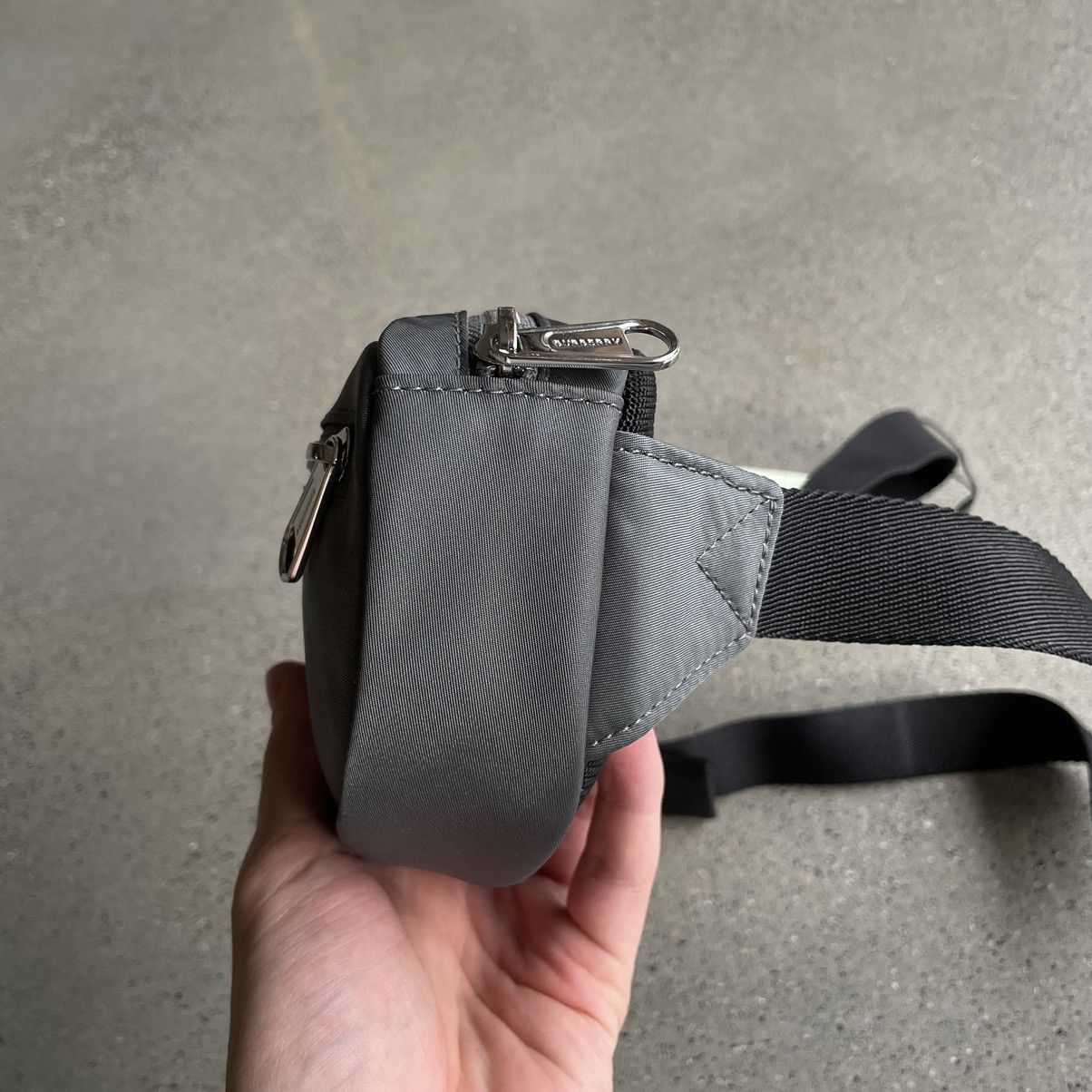 Burberry Burberry Nylon Waist Bag Grey Size ONE SIZE - 7 Thumbnail