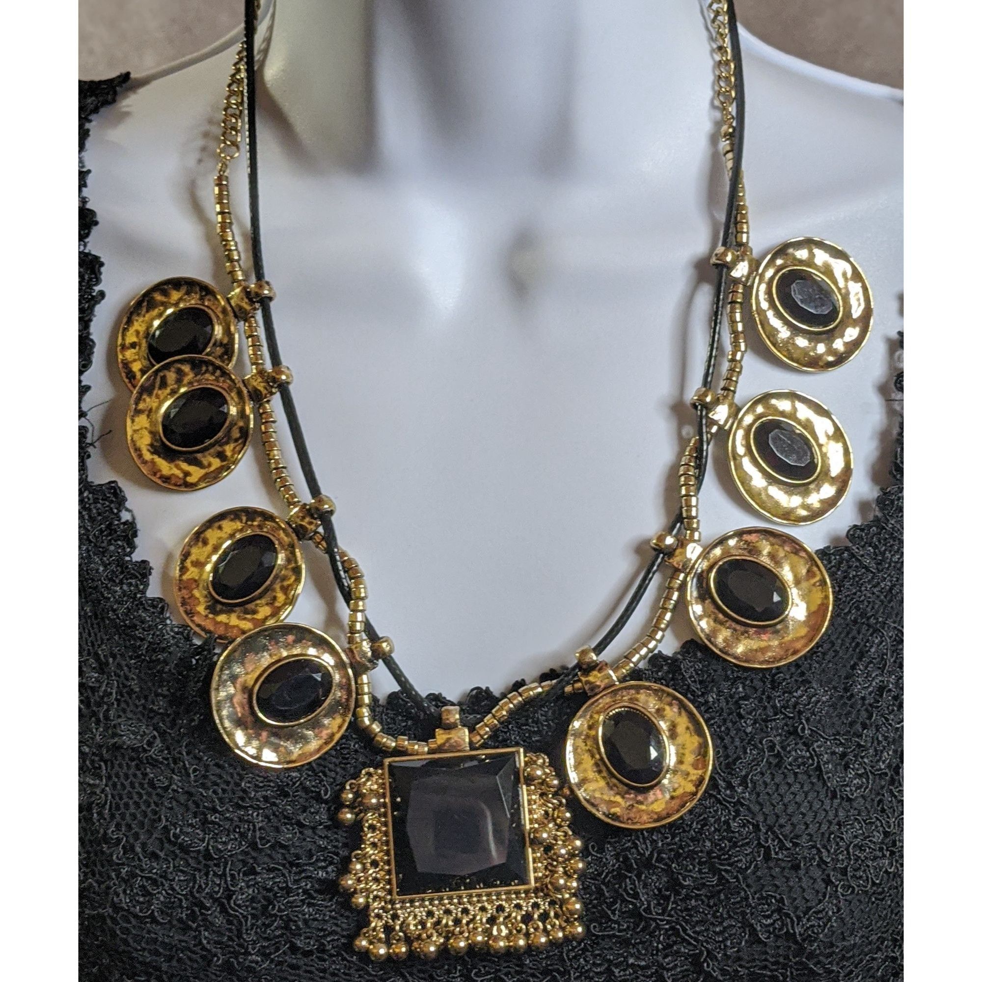 Other Chunky Brutalist Geometric Statement Necklace With Metallic Size ONE SIZE - 1 Thumbnail
